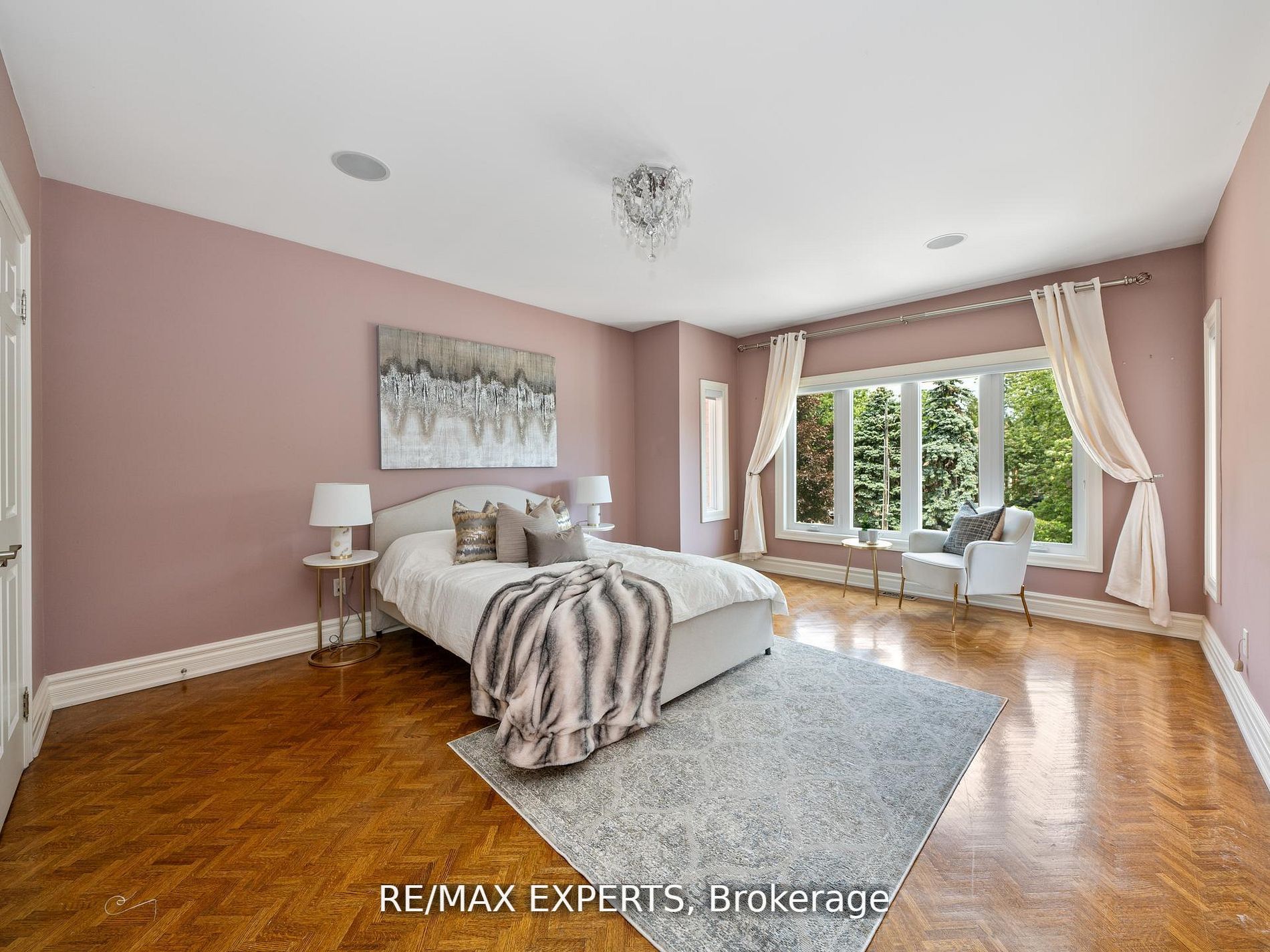 16 Noble St