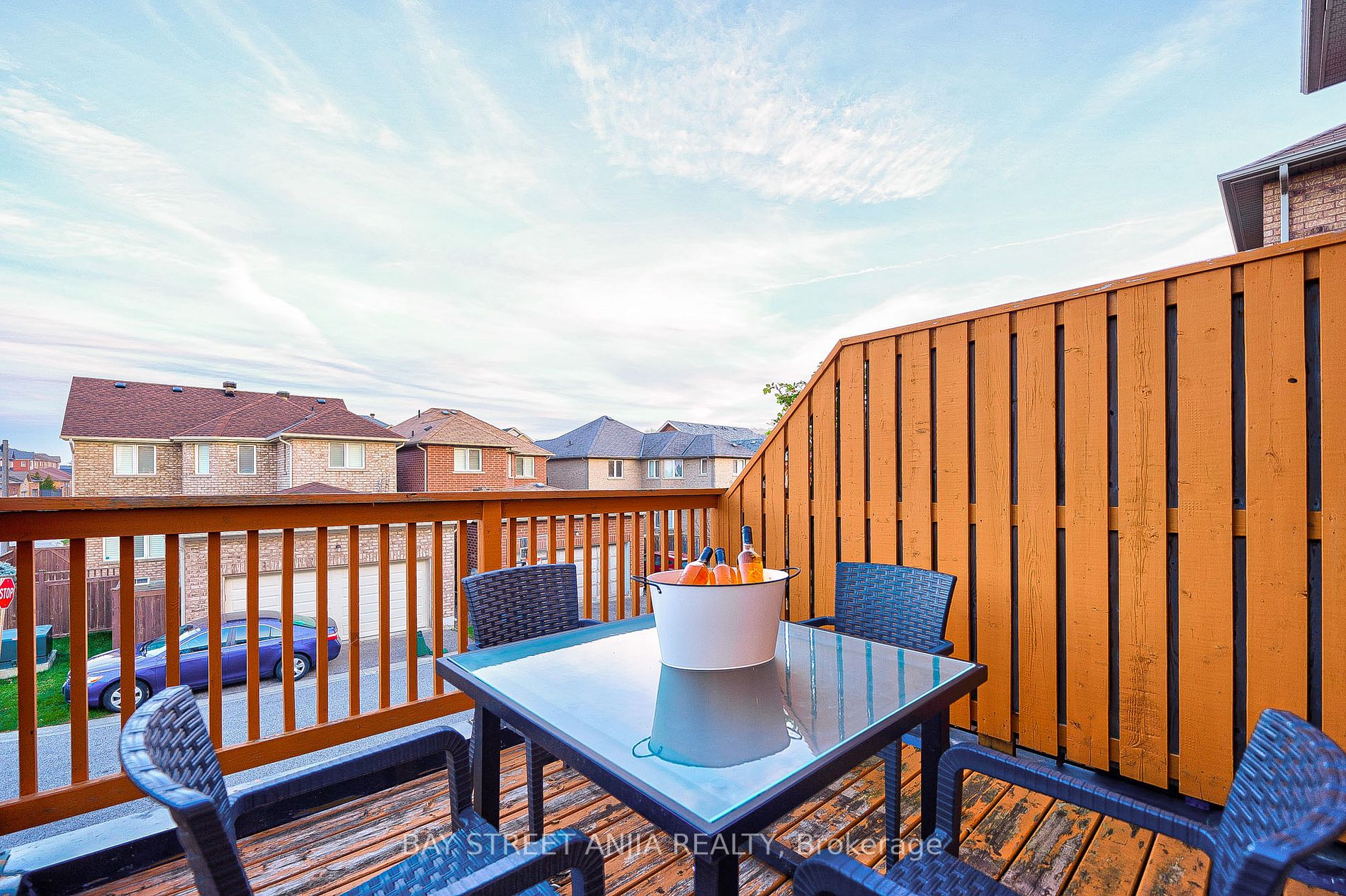 27 Rock Garden St
