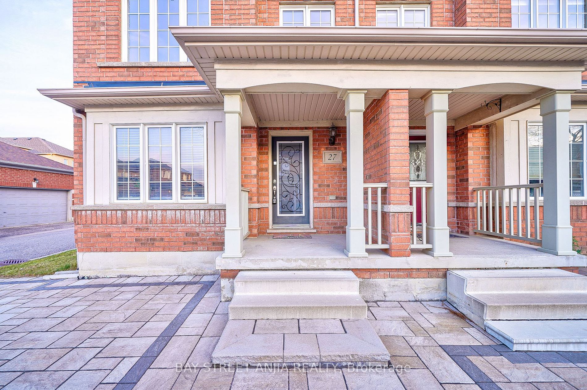 27 Rock Garden St