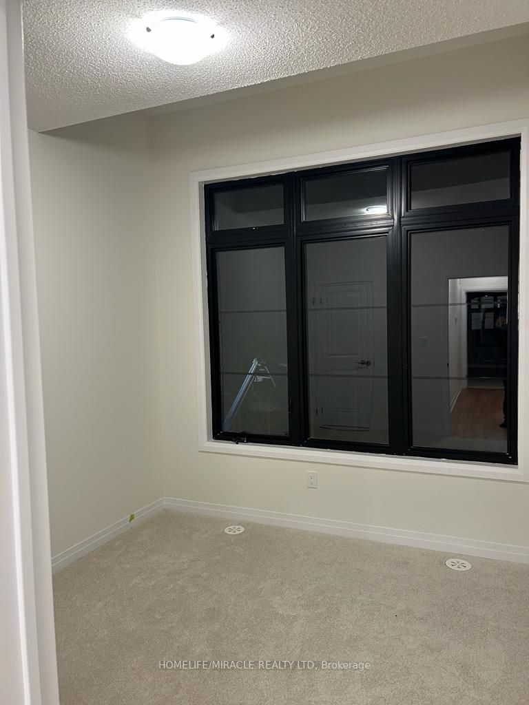 70 De La Roche Dr