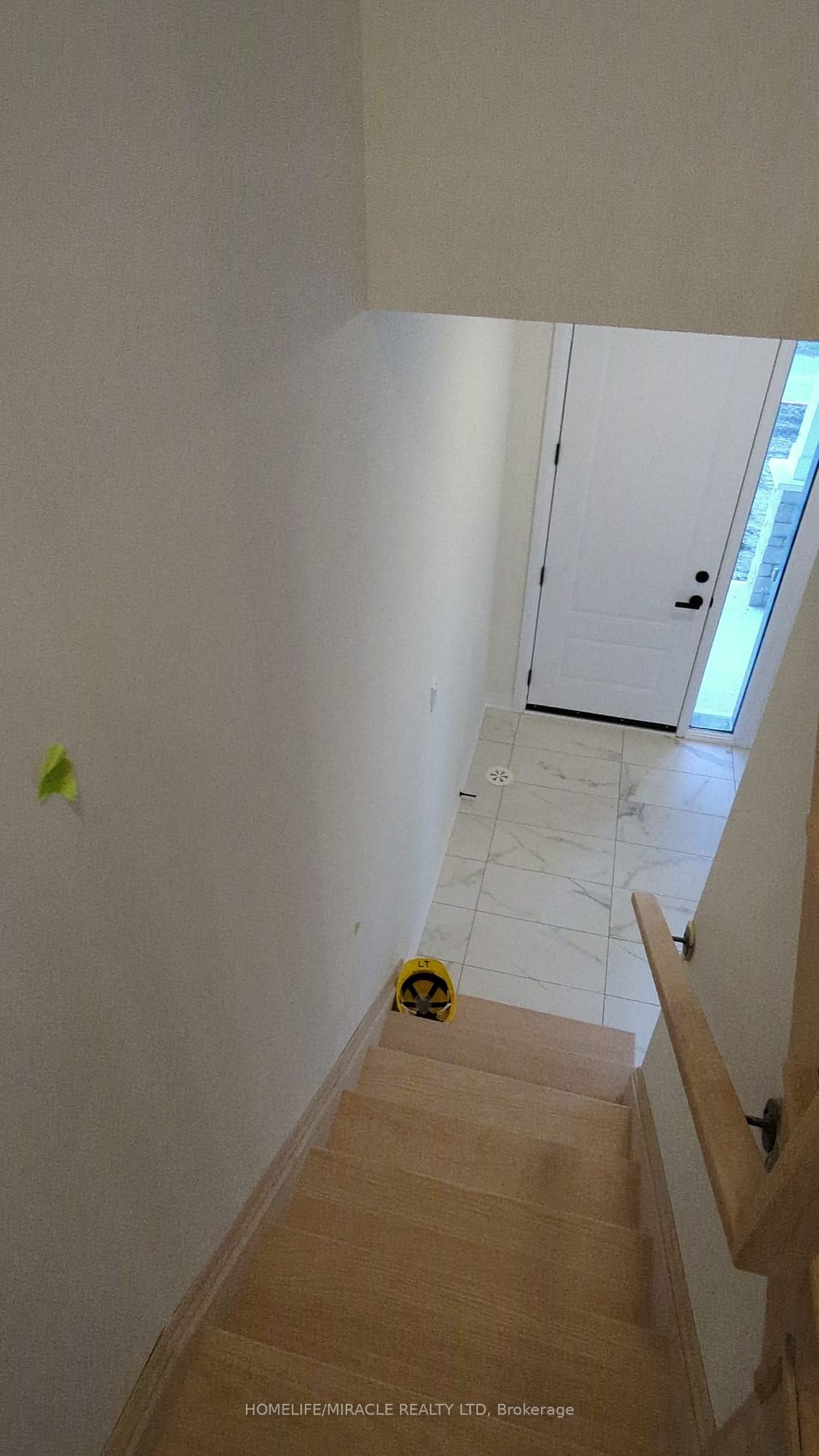 70 De La Roche Dr