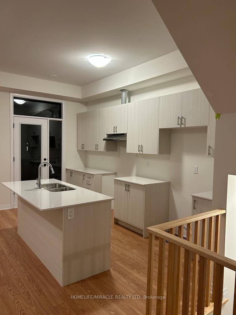 70 De La Roche Dr