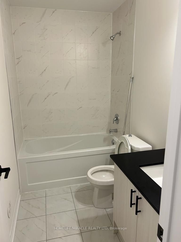 70 De La Roche Dr