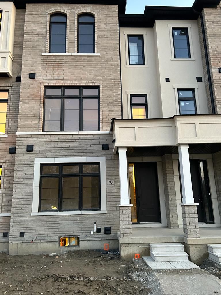 70 De La Roche Dr