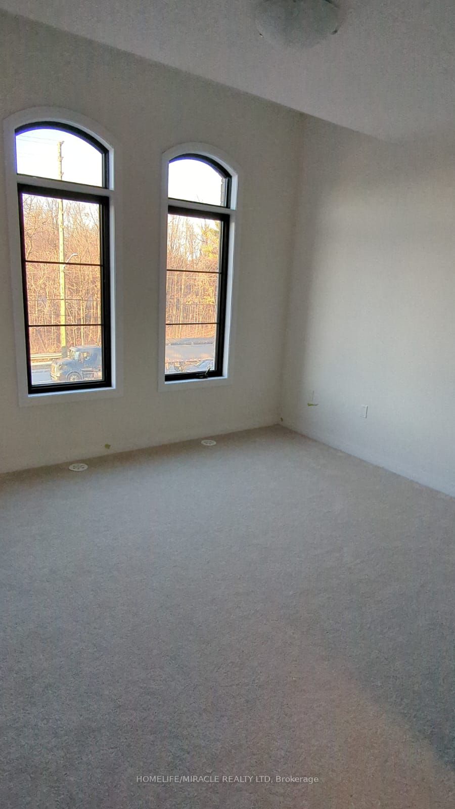 70 De La Roche Dr