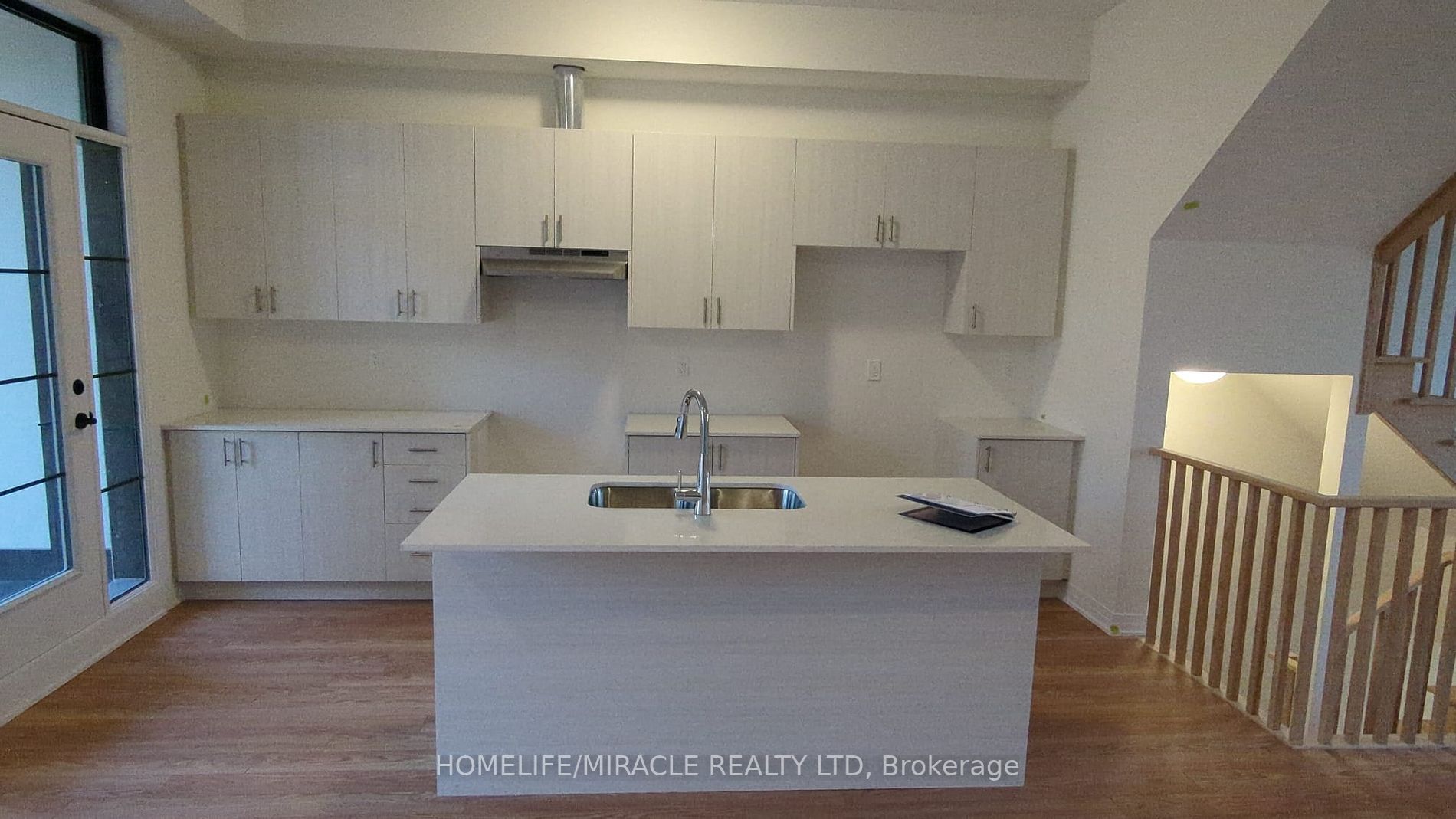 70 De La Roche Dr
