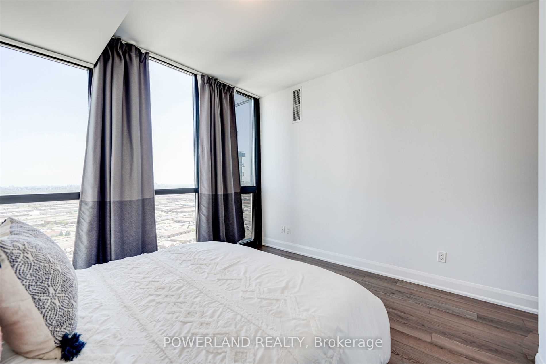 2910 Highway 7 Rd, #3301