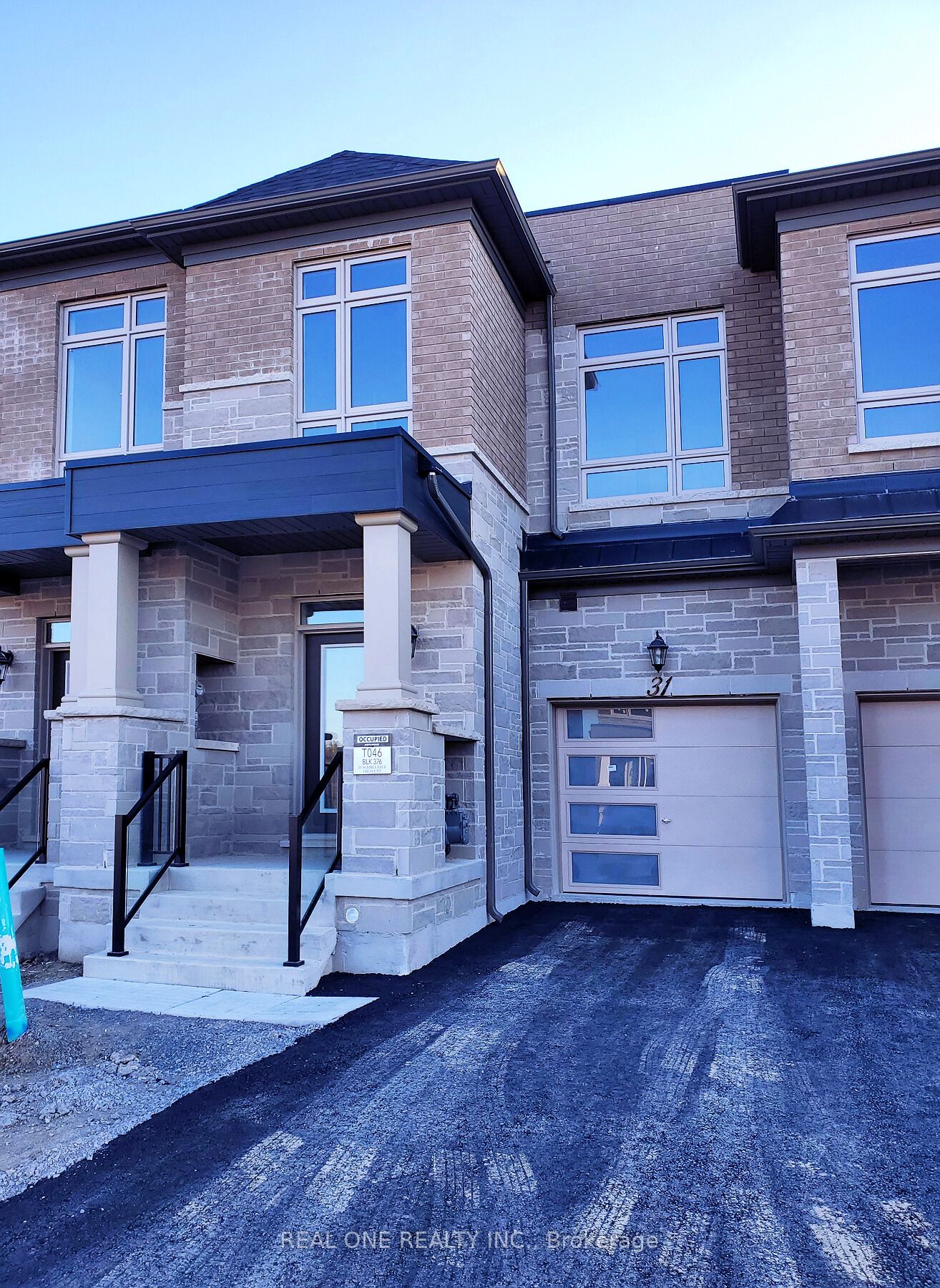 31 Schmeltzer Cres