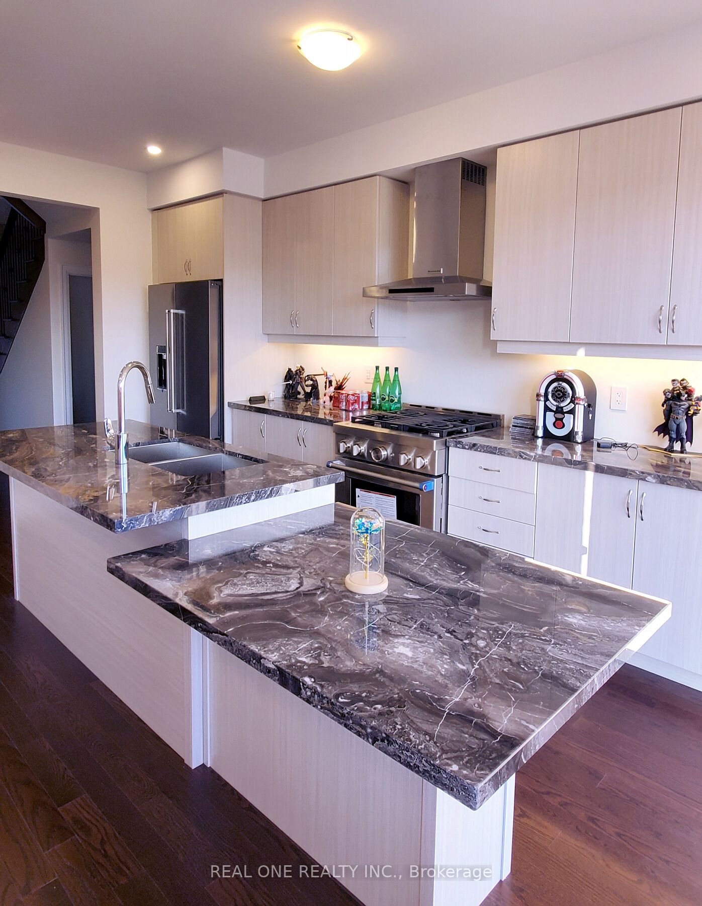 31 Schmeltzer Cres