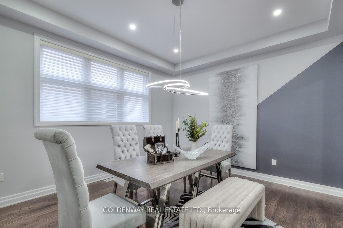 209 Degraaf Cres