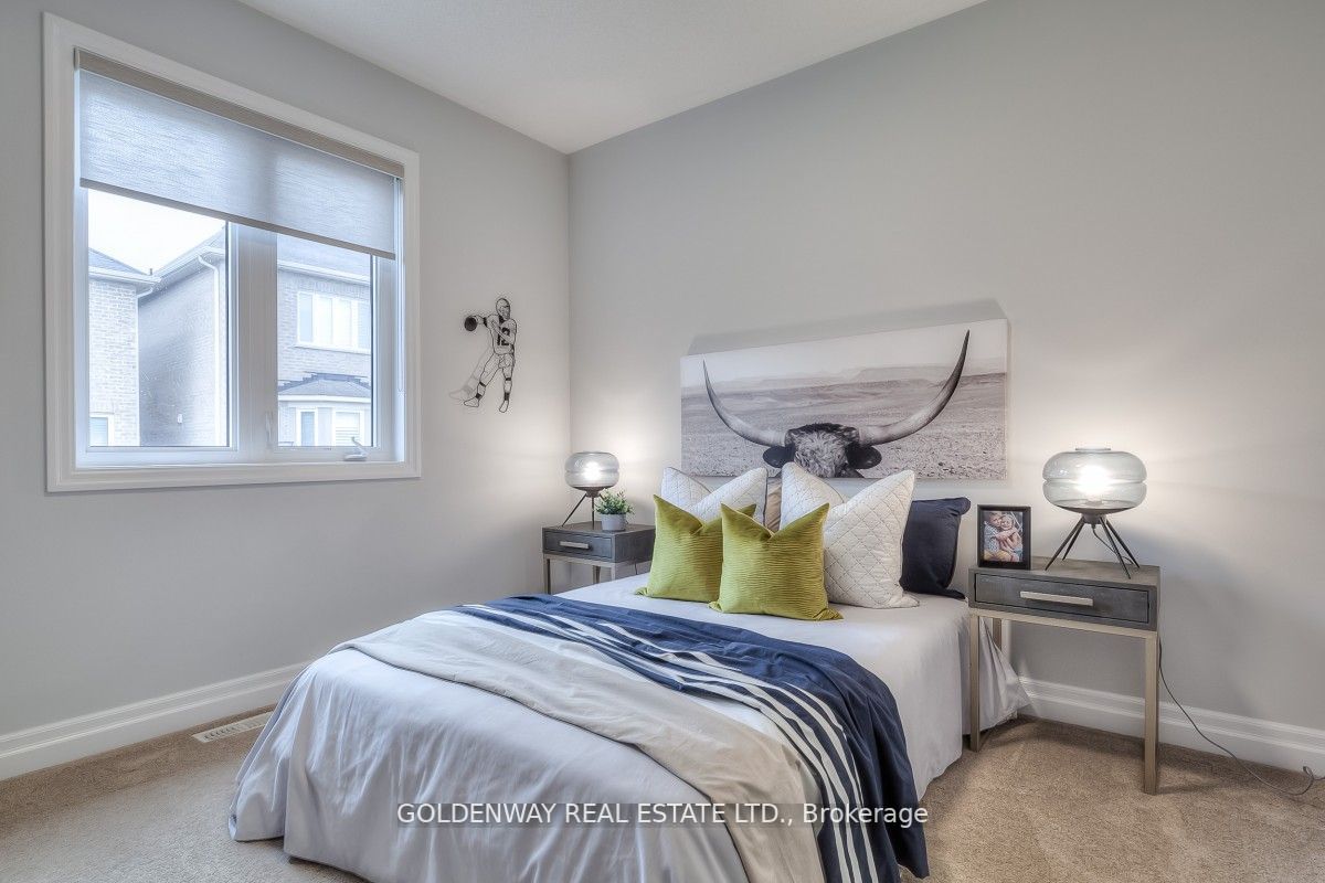 209 Degraaf Cres