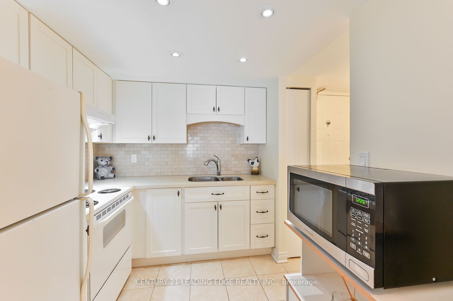 100 Anna Russell Way, #203