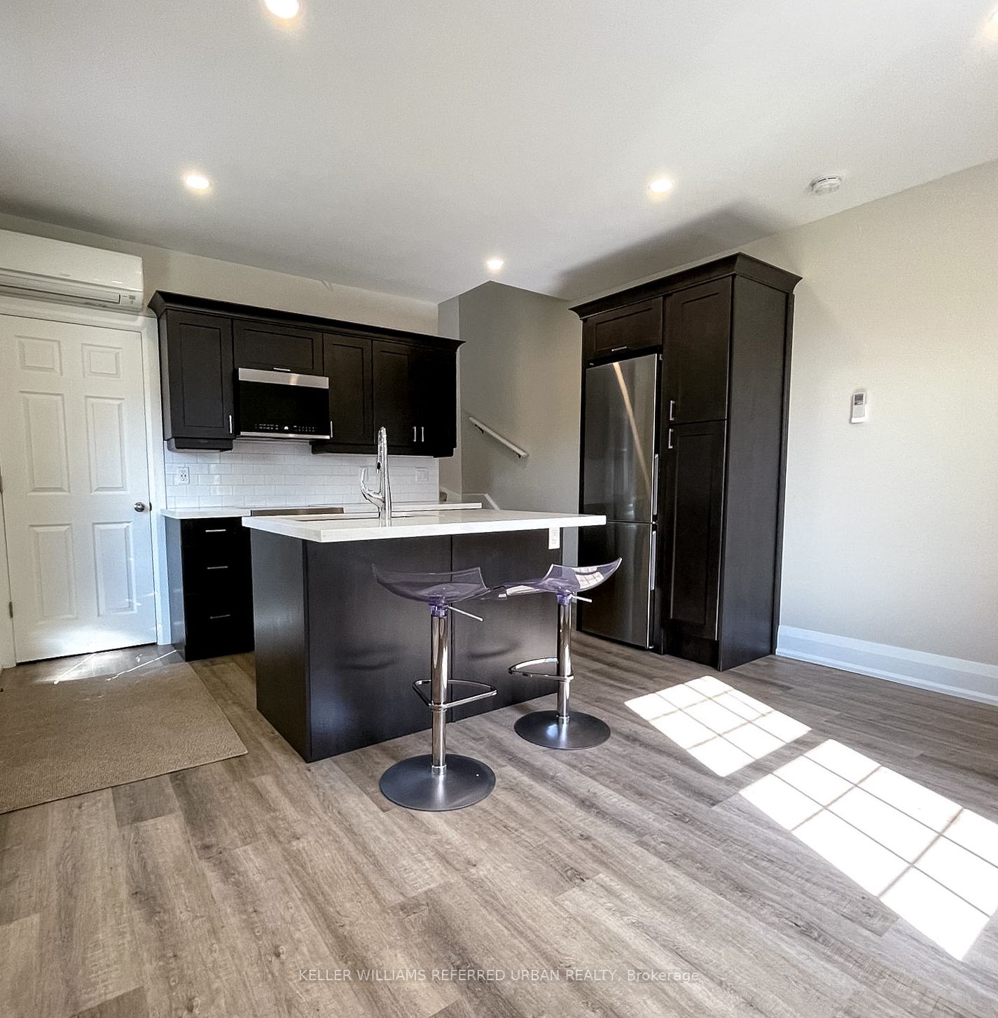 54 Centre St, #A