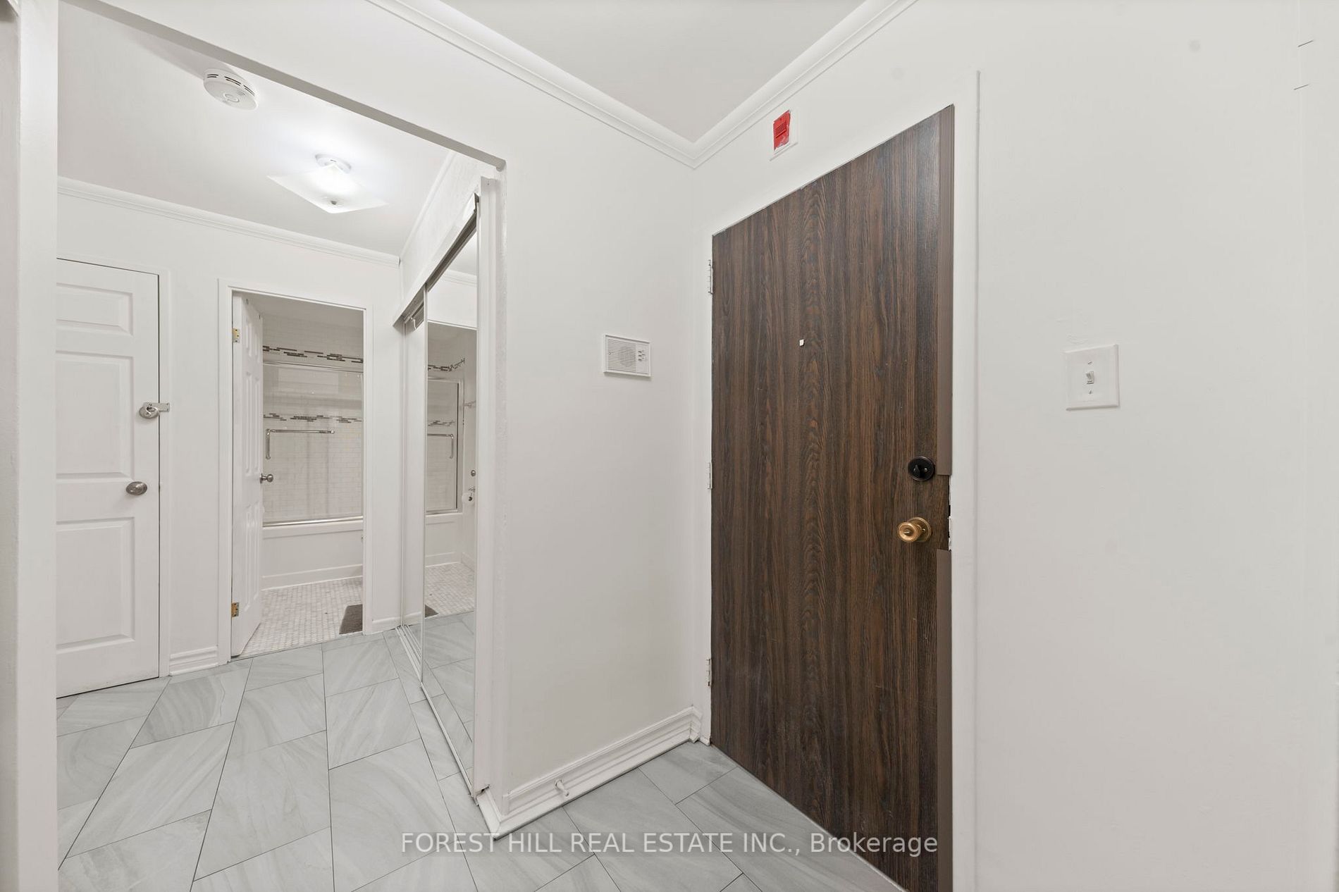 21 Elizabeth St, #206