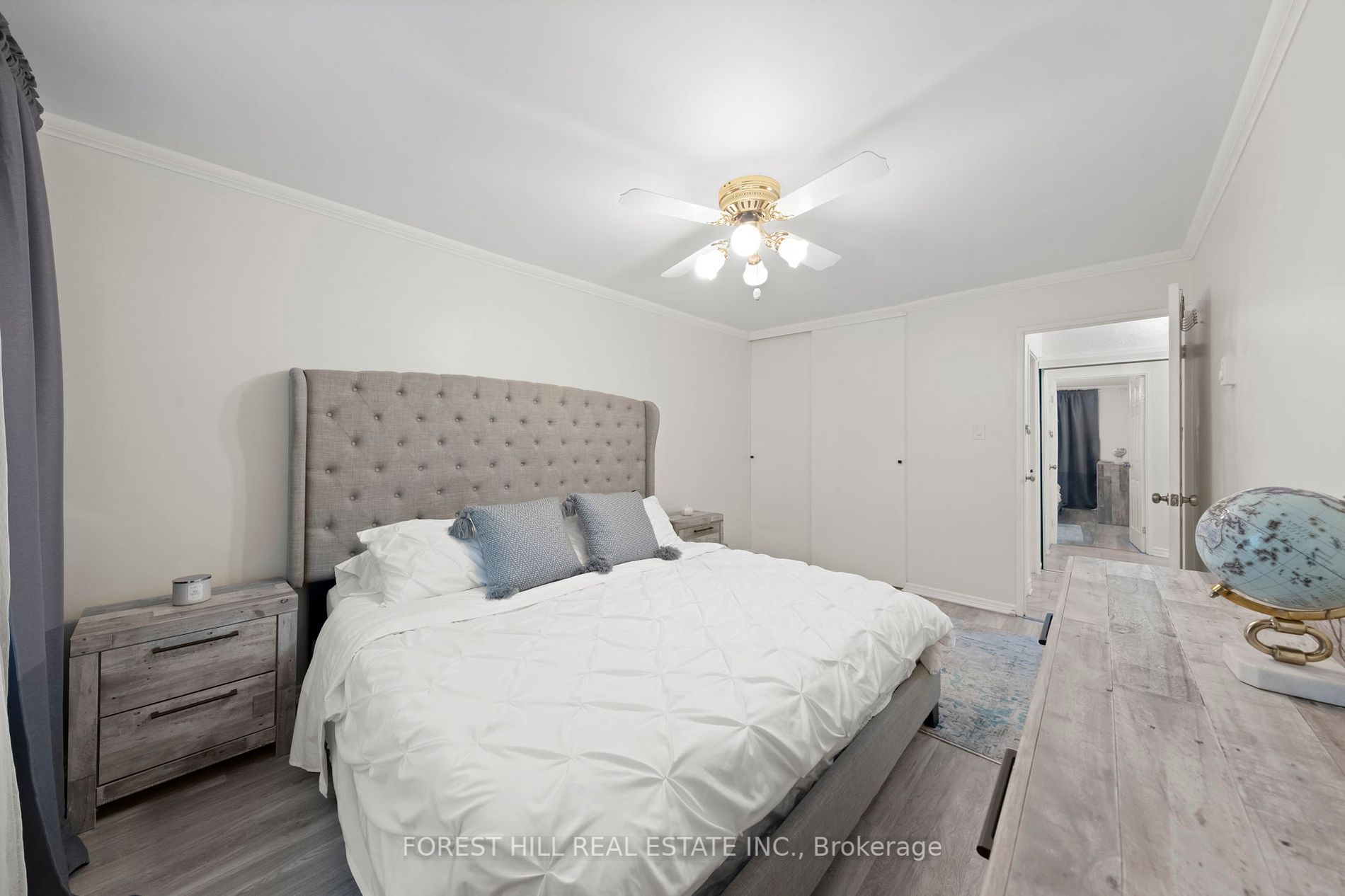 21 Elizabeth St, #206
