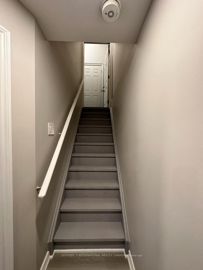 21 Larkfield Cres