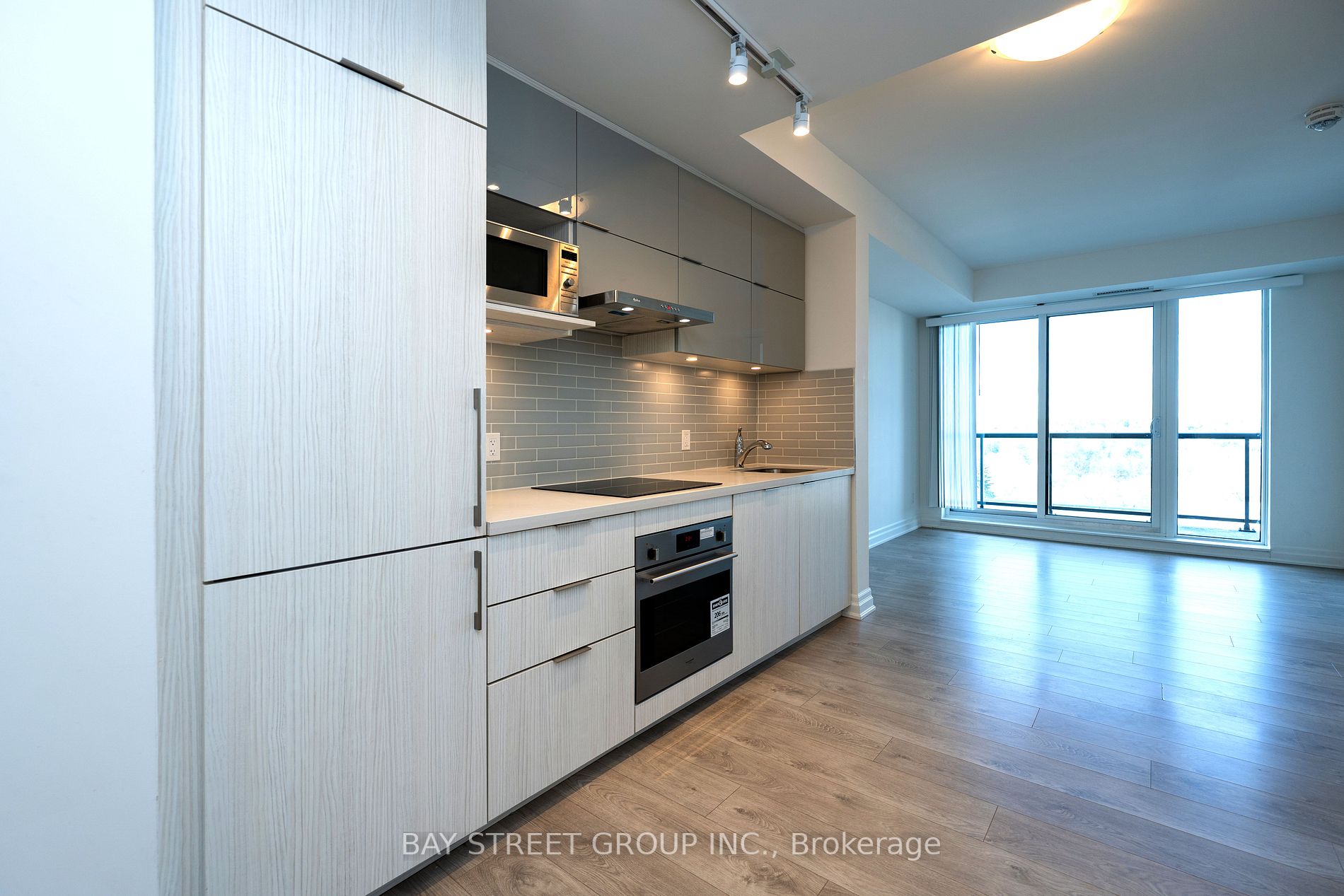 8 Rouge Valley Dr S, #1018