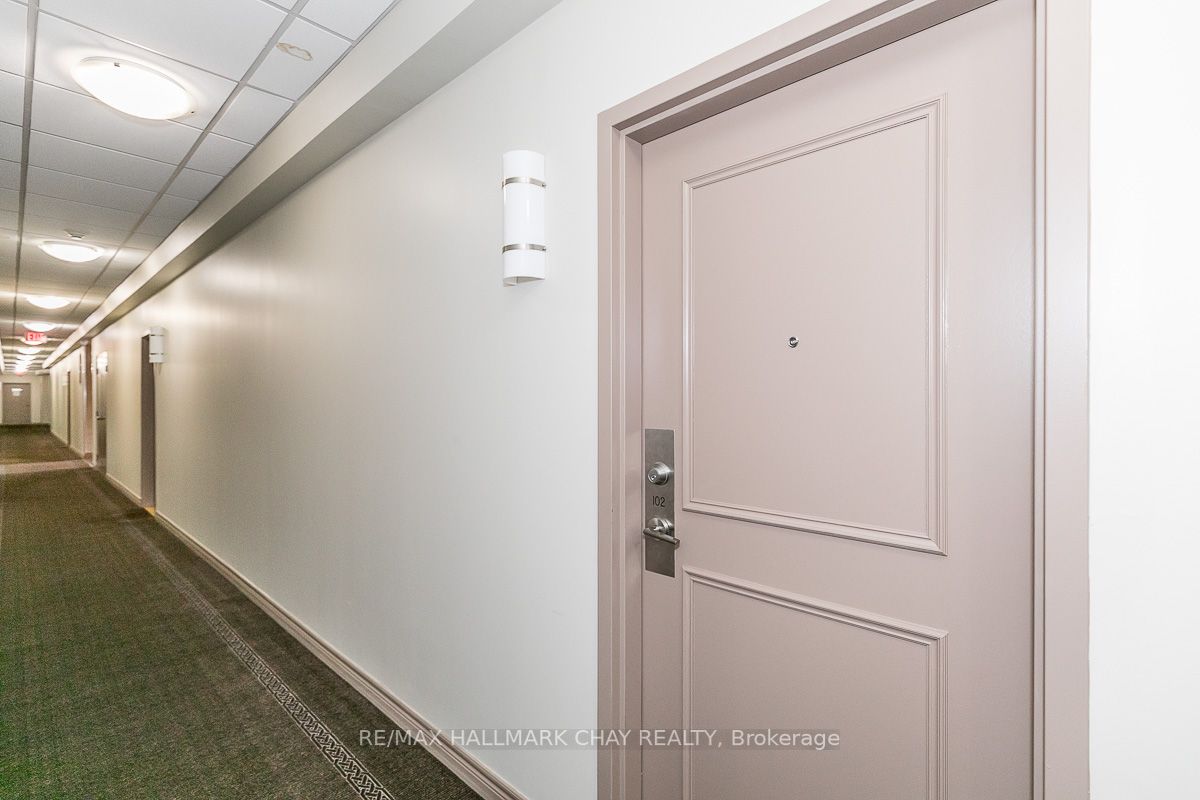 9431 Jane St, #102