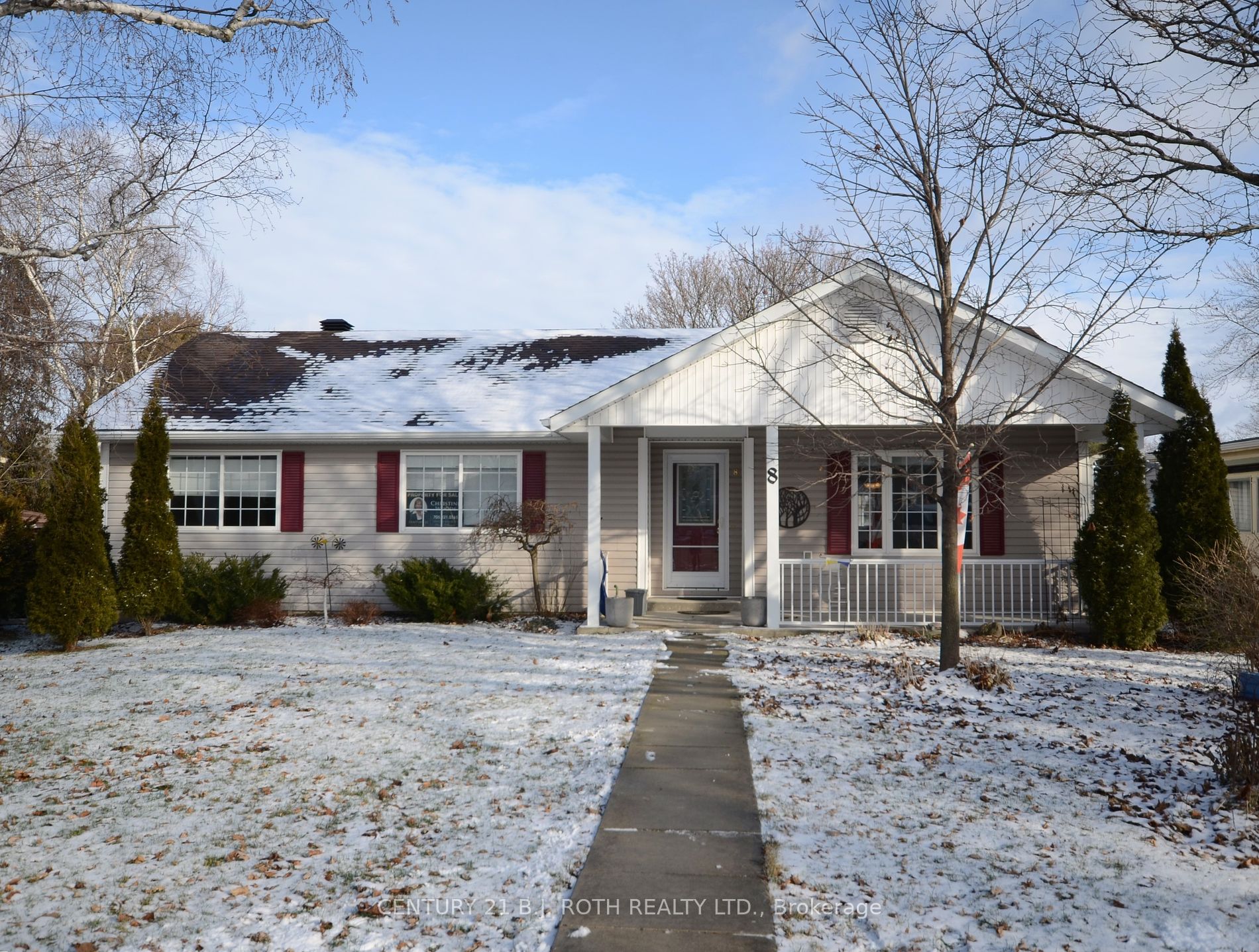 8 Cedar Crt