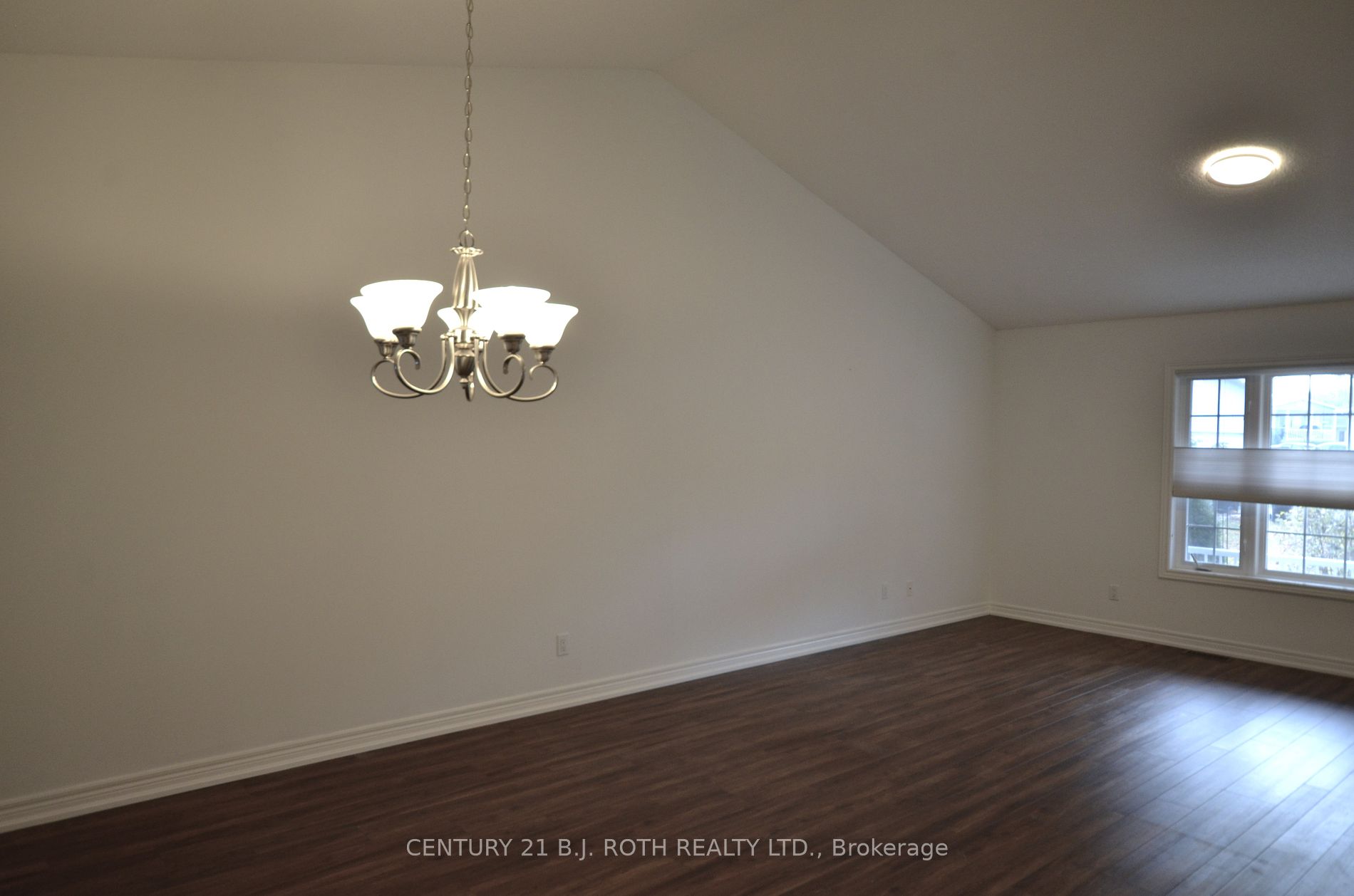8 Cedar Crt