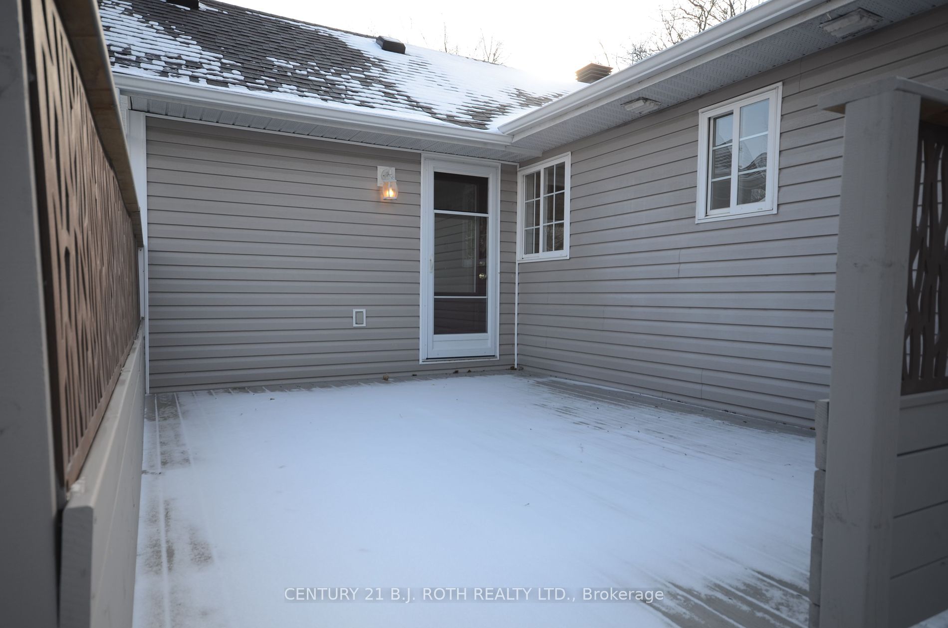 8 Cedar Crt