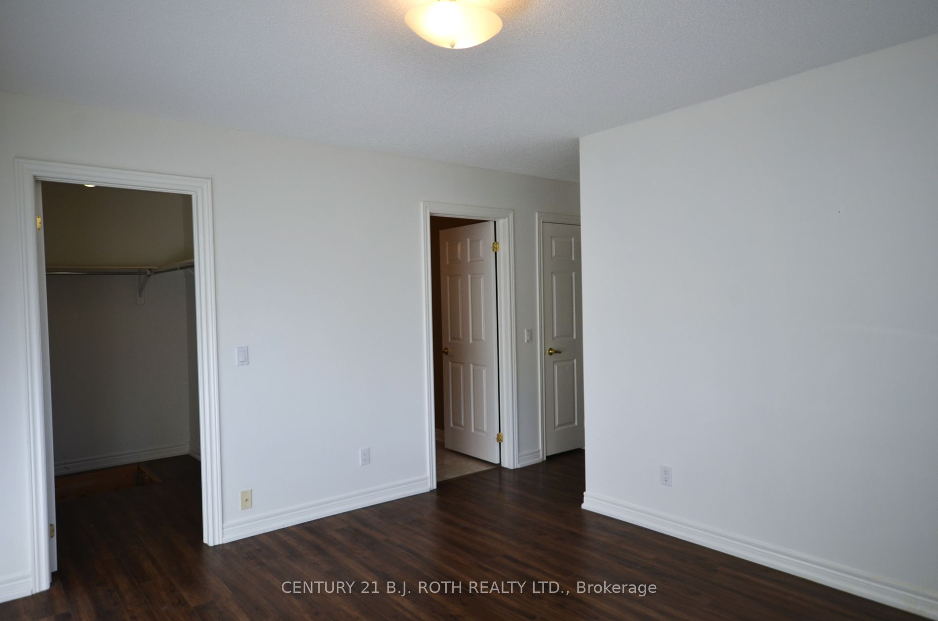 8 Cedar Crt
