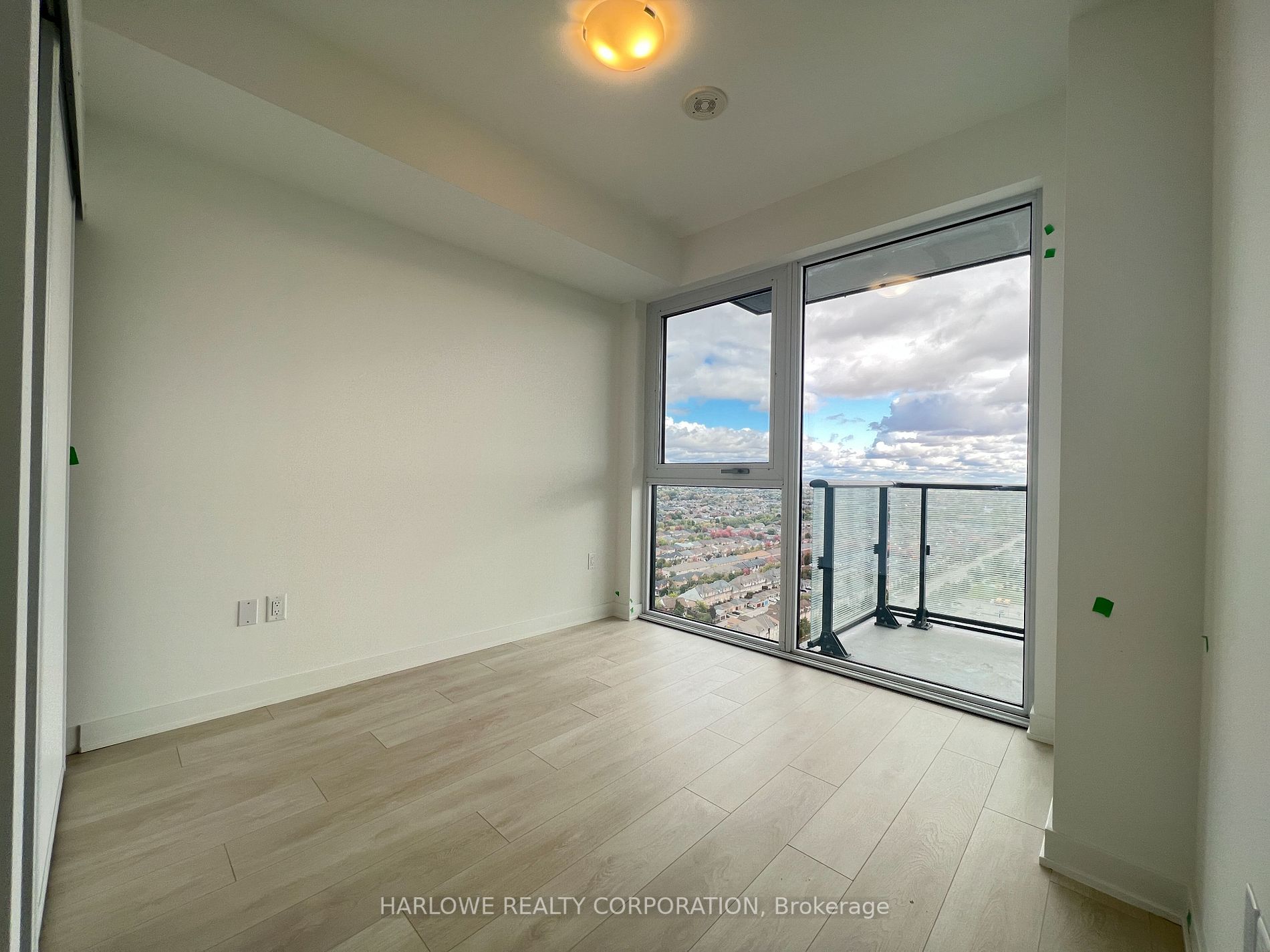 105 Oneida Cres, #2706