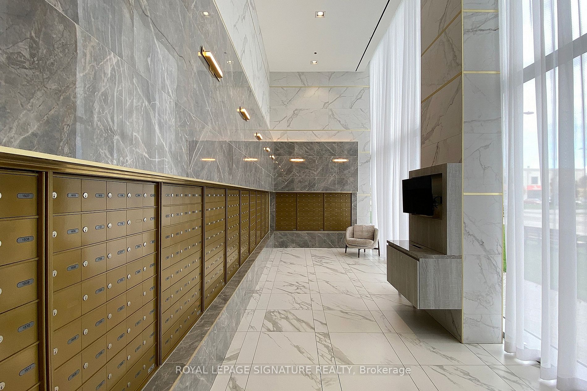 898 Portage Pkwy, #2210