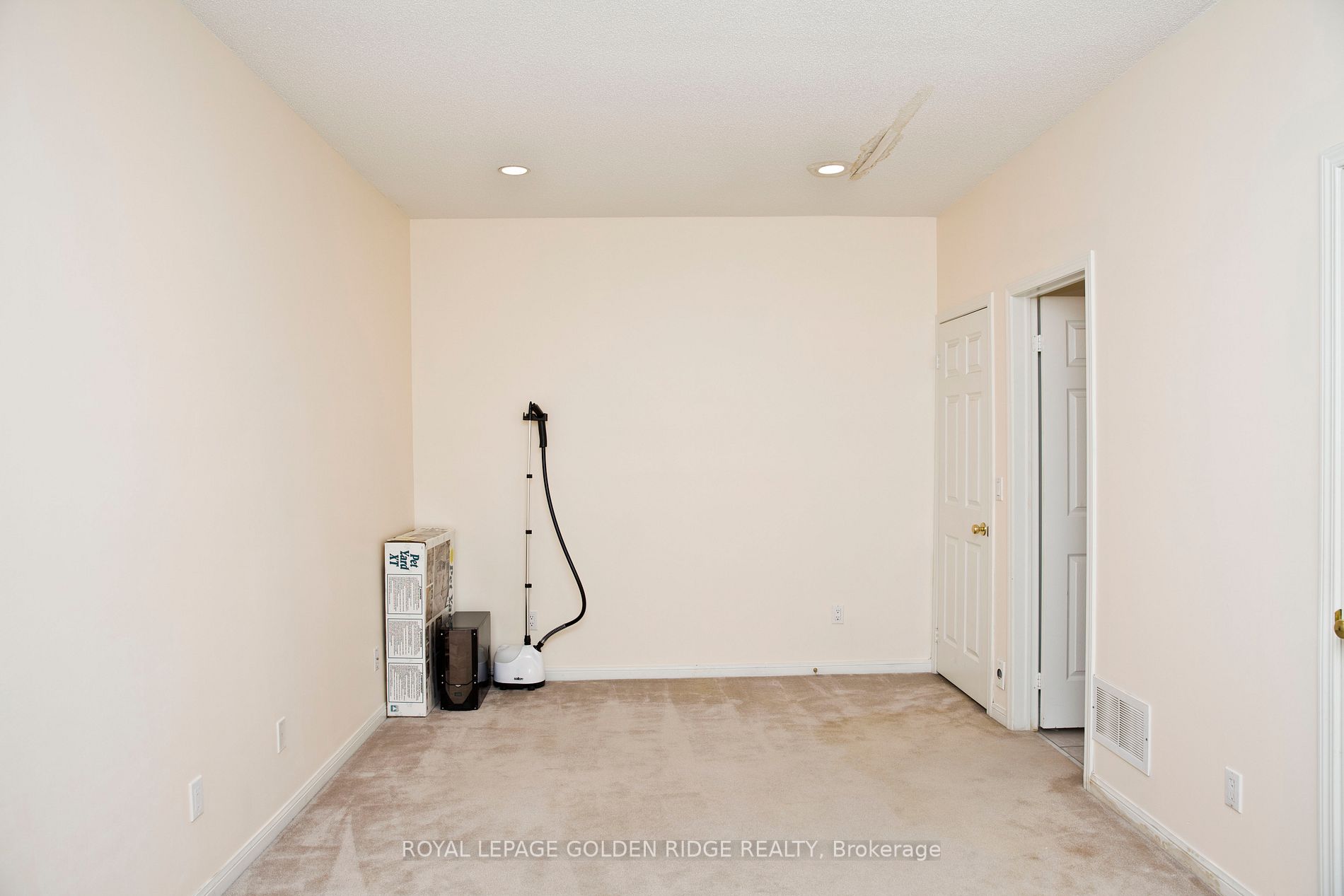 14 St. Moritz Way, #7