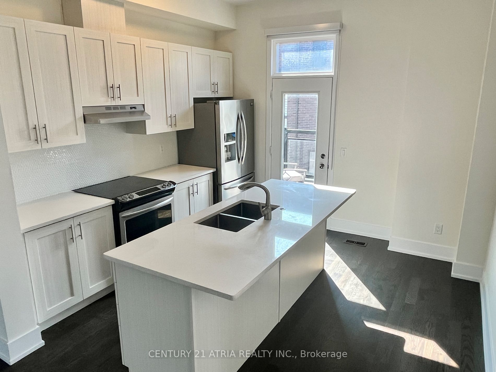 9154 Bathurst St