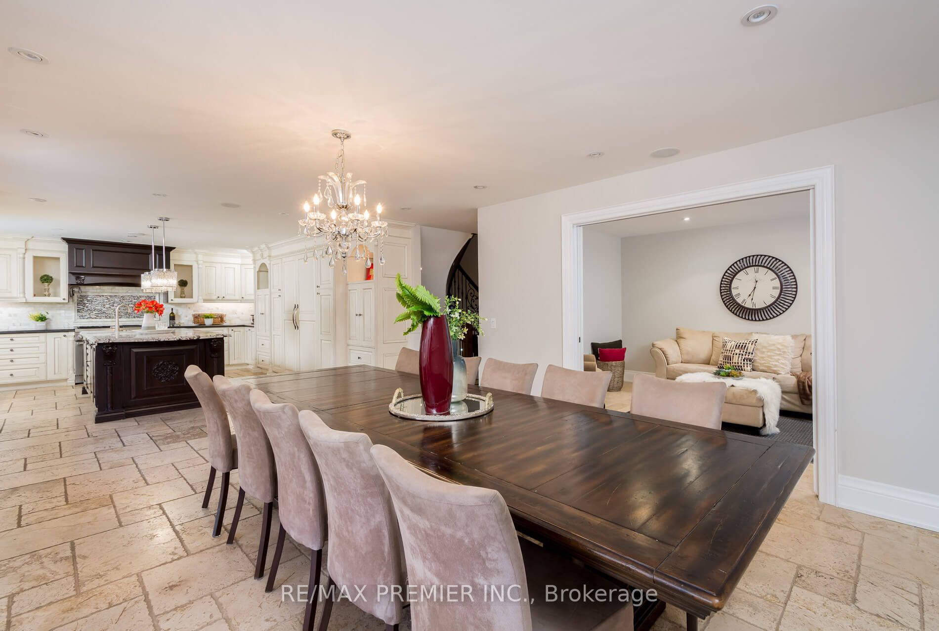 61 Bellona St