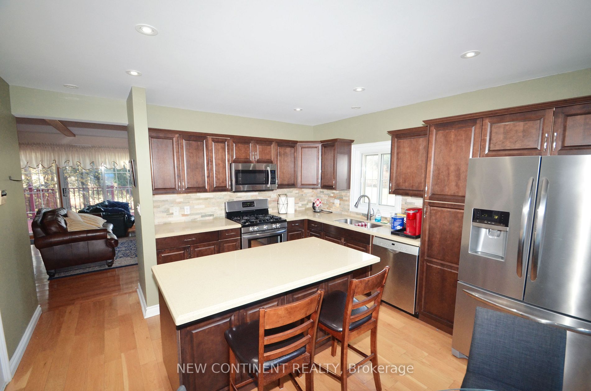 352 Pefferlaw Rd