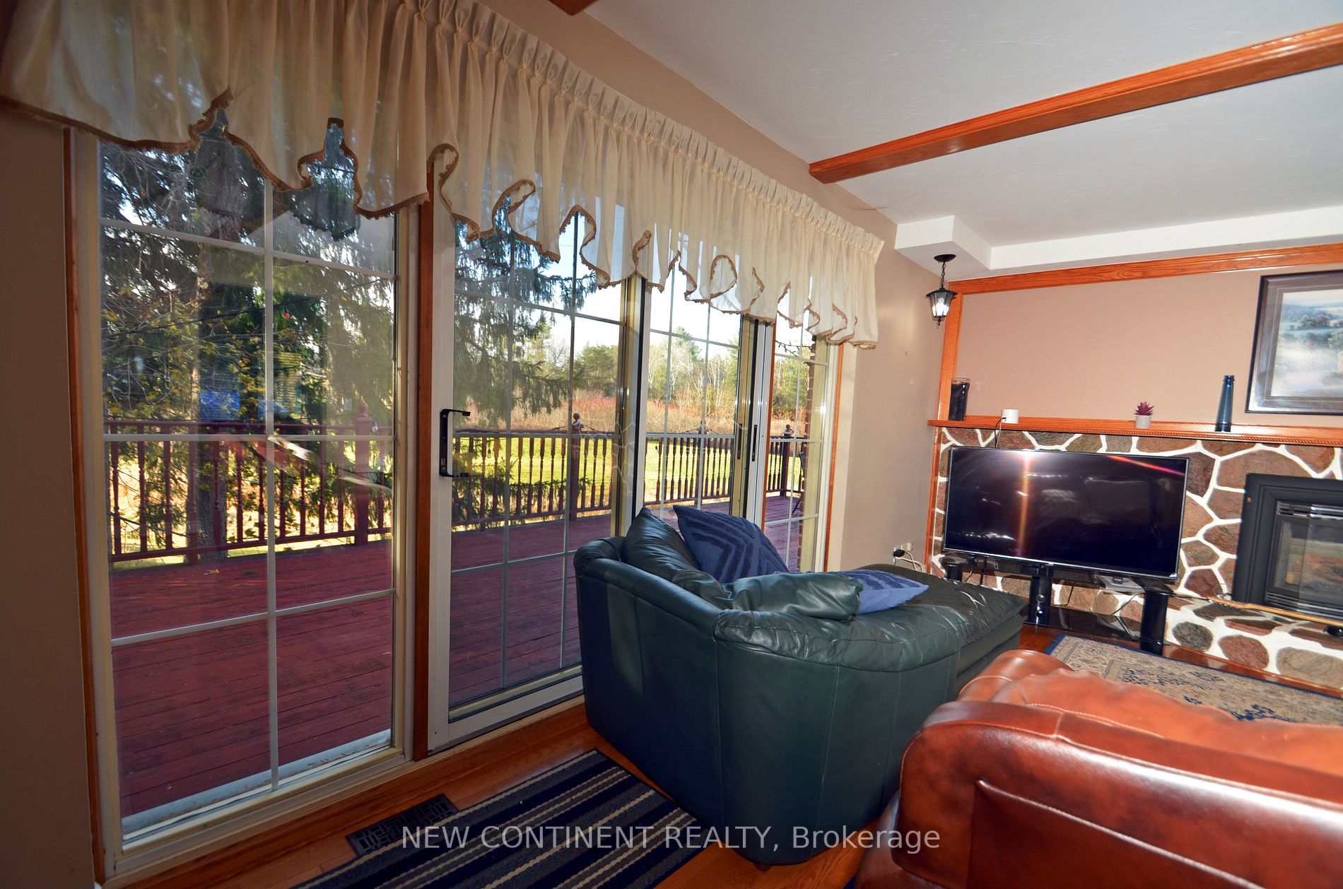 352 Pefferlaw Rd