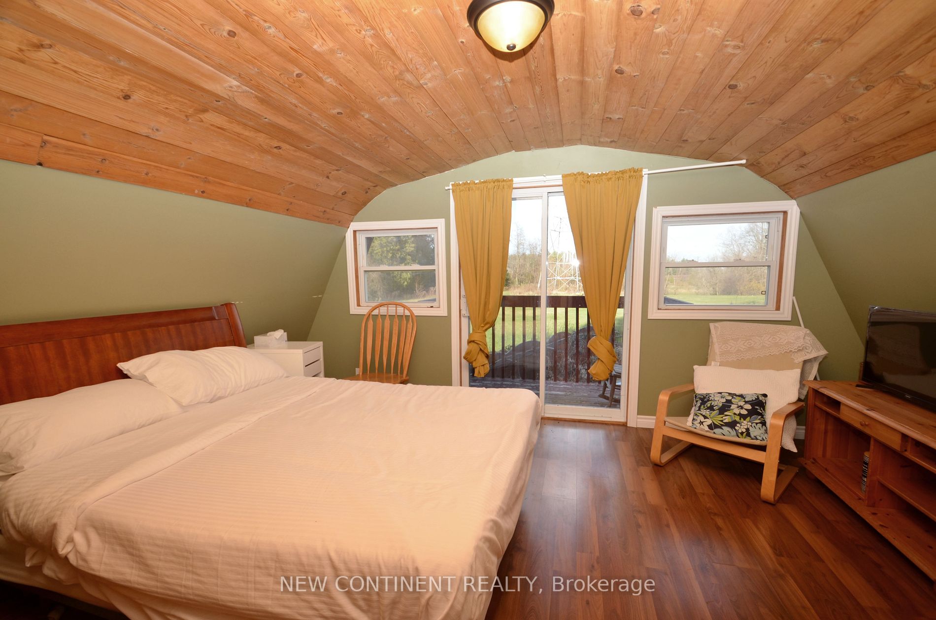 352 Pefferlaw Rd