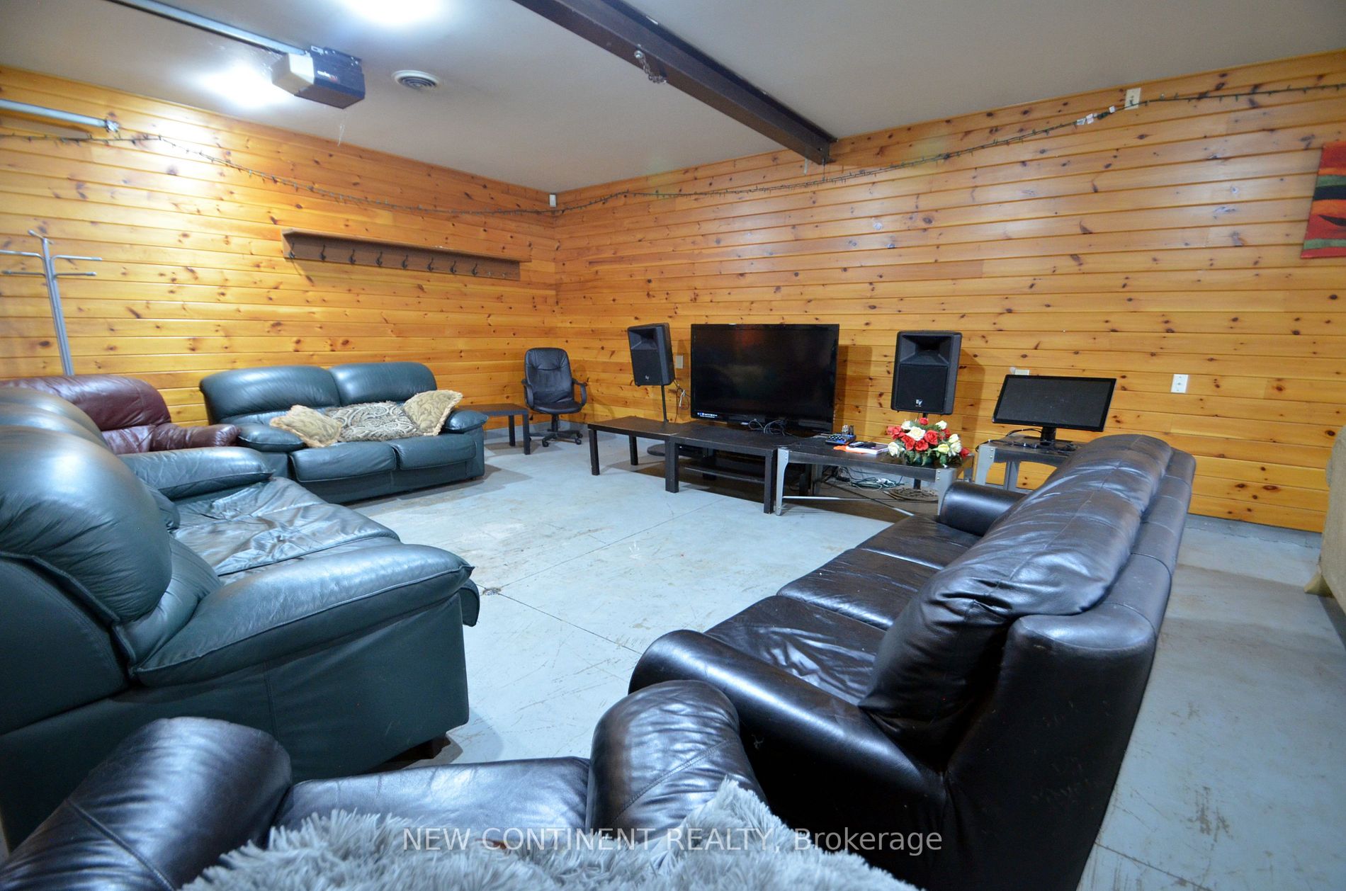 352 Pefferlaw Rd