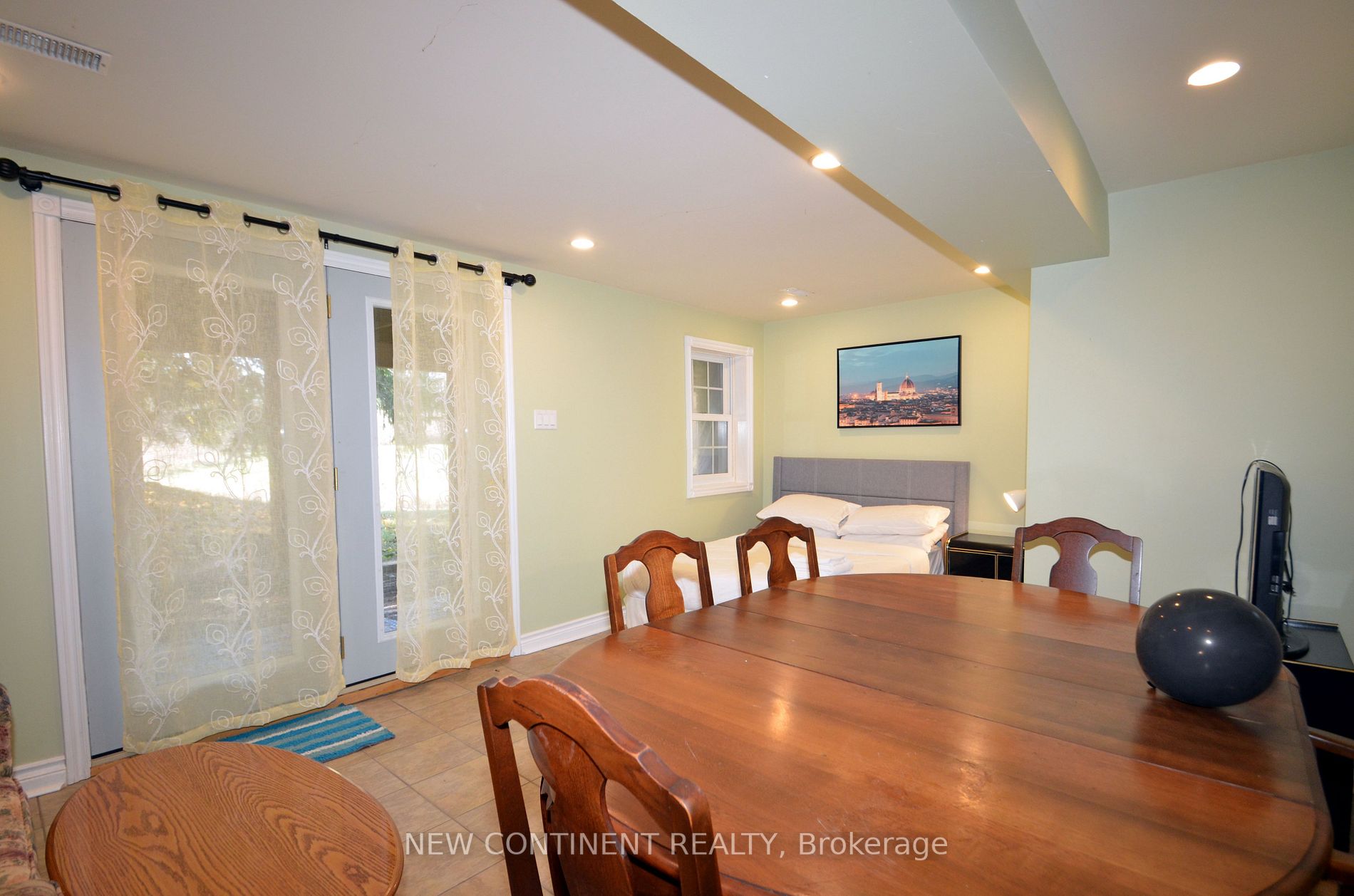352 Pefferlaw Rd