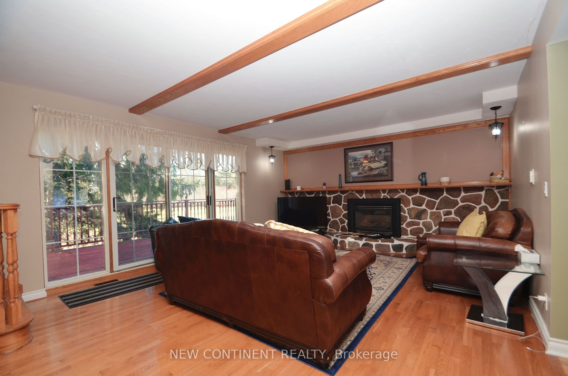 352 Pefferlaw Rd