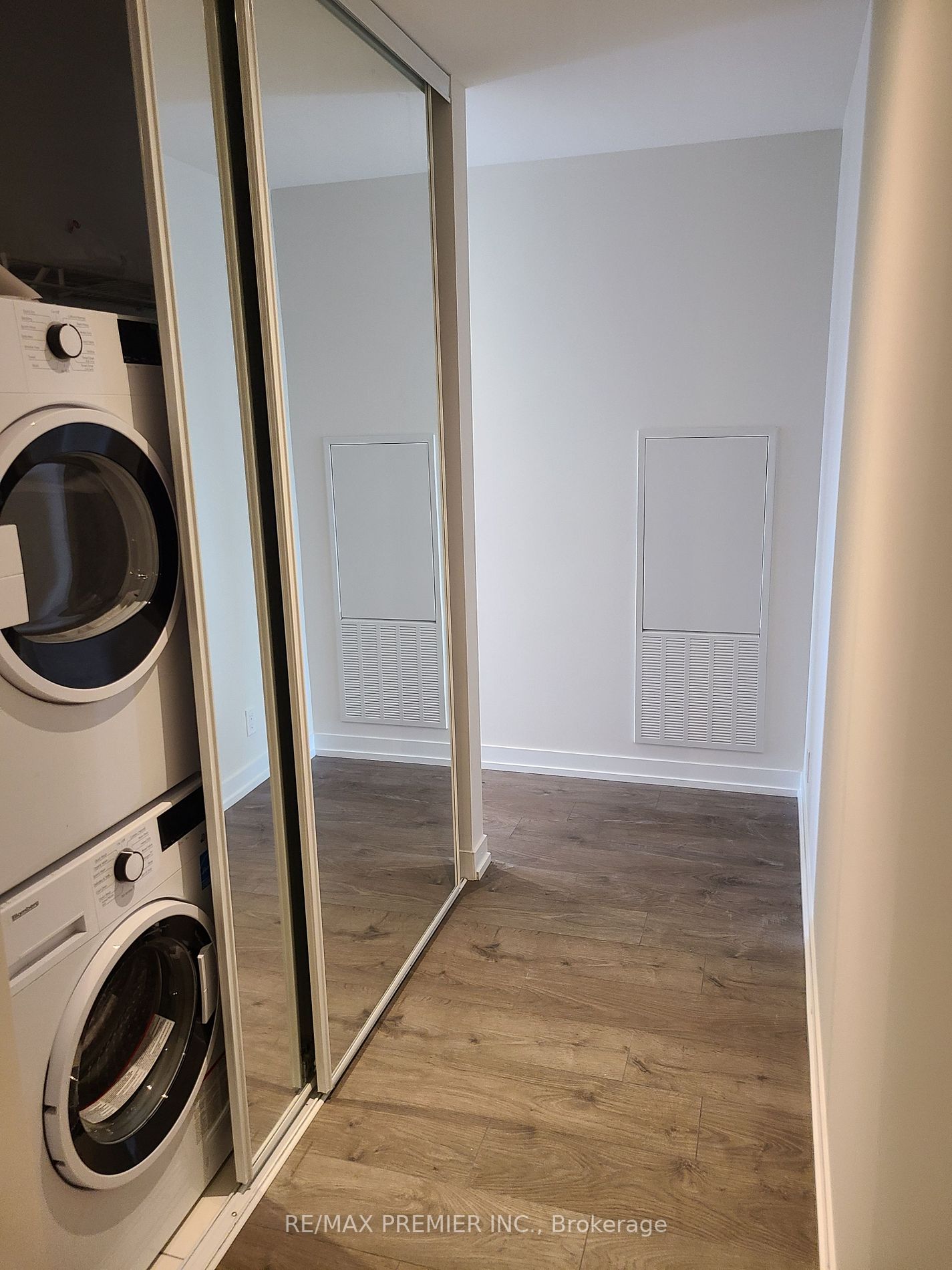 950 Portage Pkwy, #2809