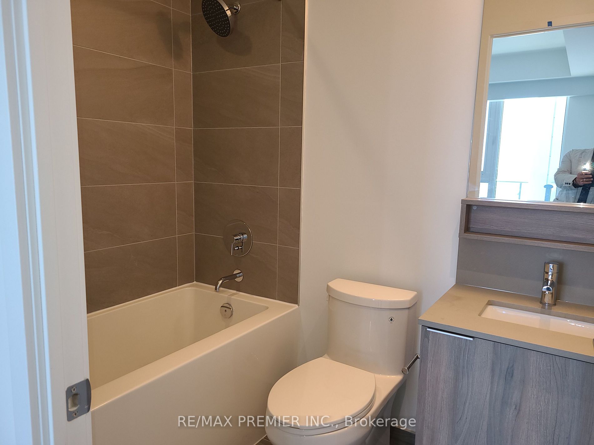 950 Portage Pkwy, #2809