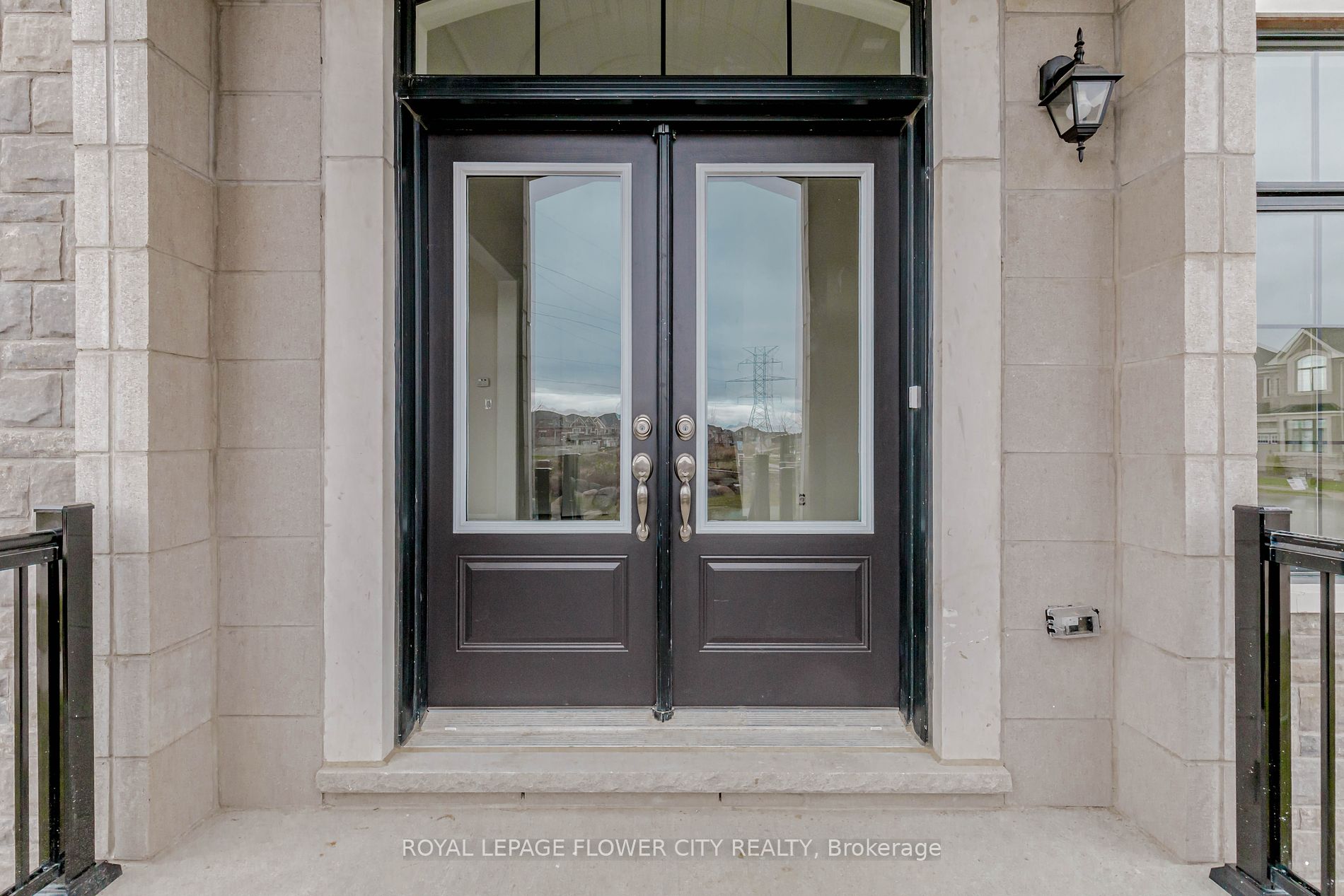 518 Kleinburg Summit Way