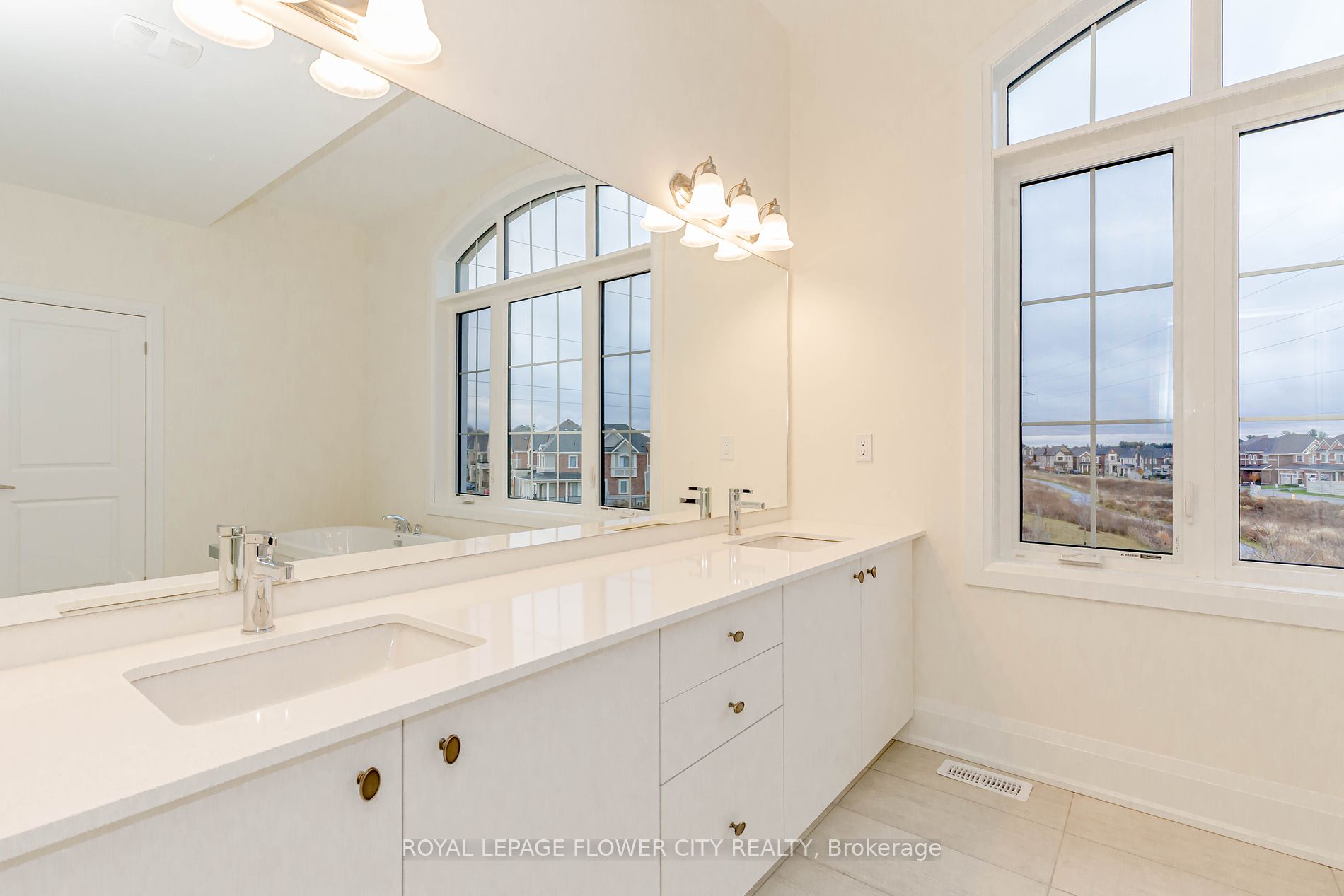 518 Kleinburg Summit Way