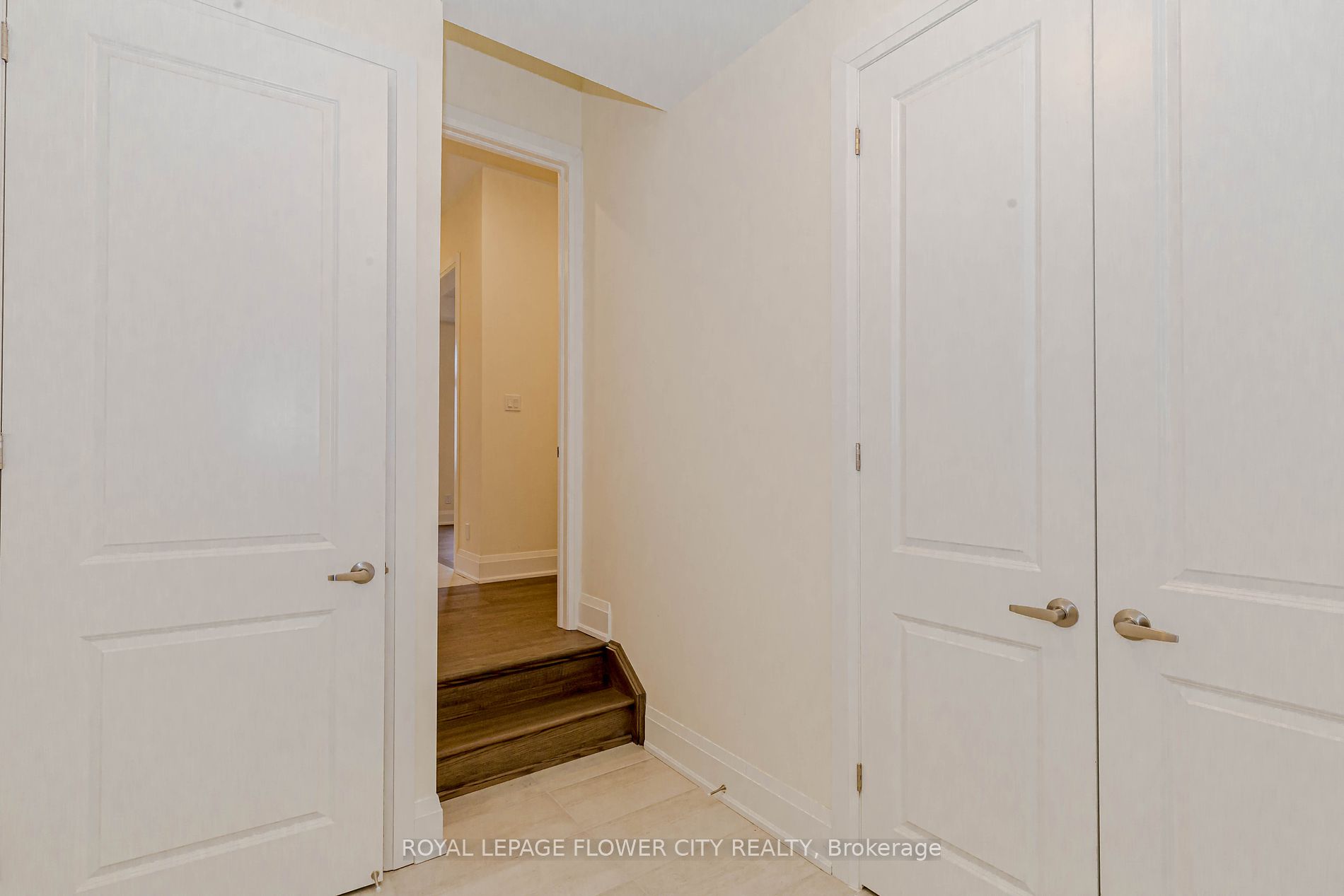 518 Kleinburg Summit Way
