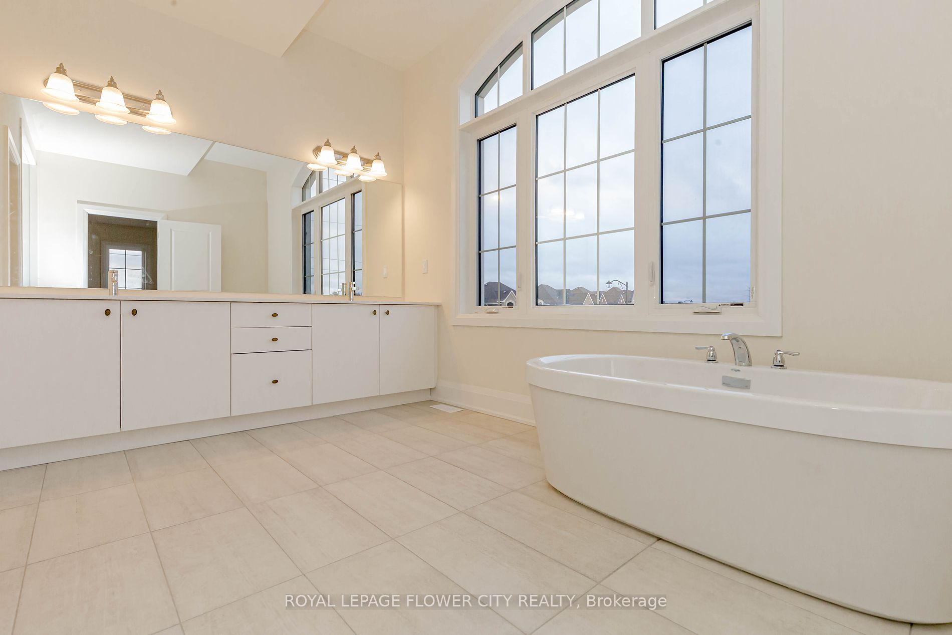 518 Kleinburg Summit Way