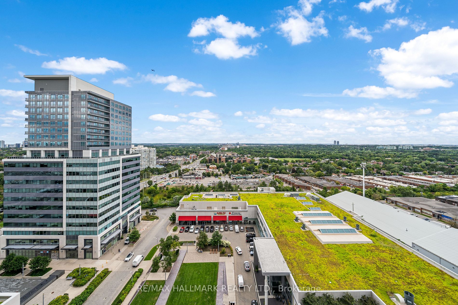 7165 Yonge St, #1702