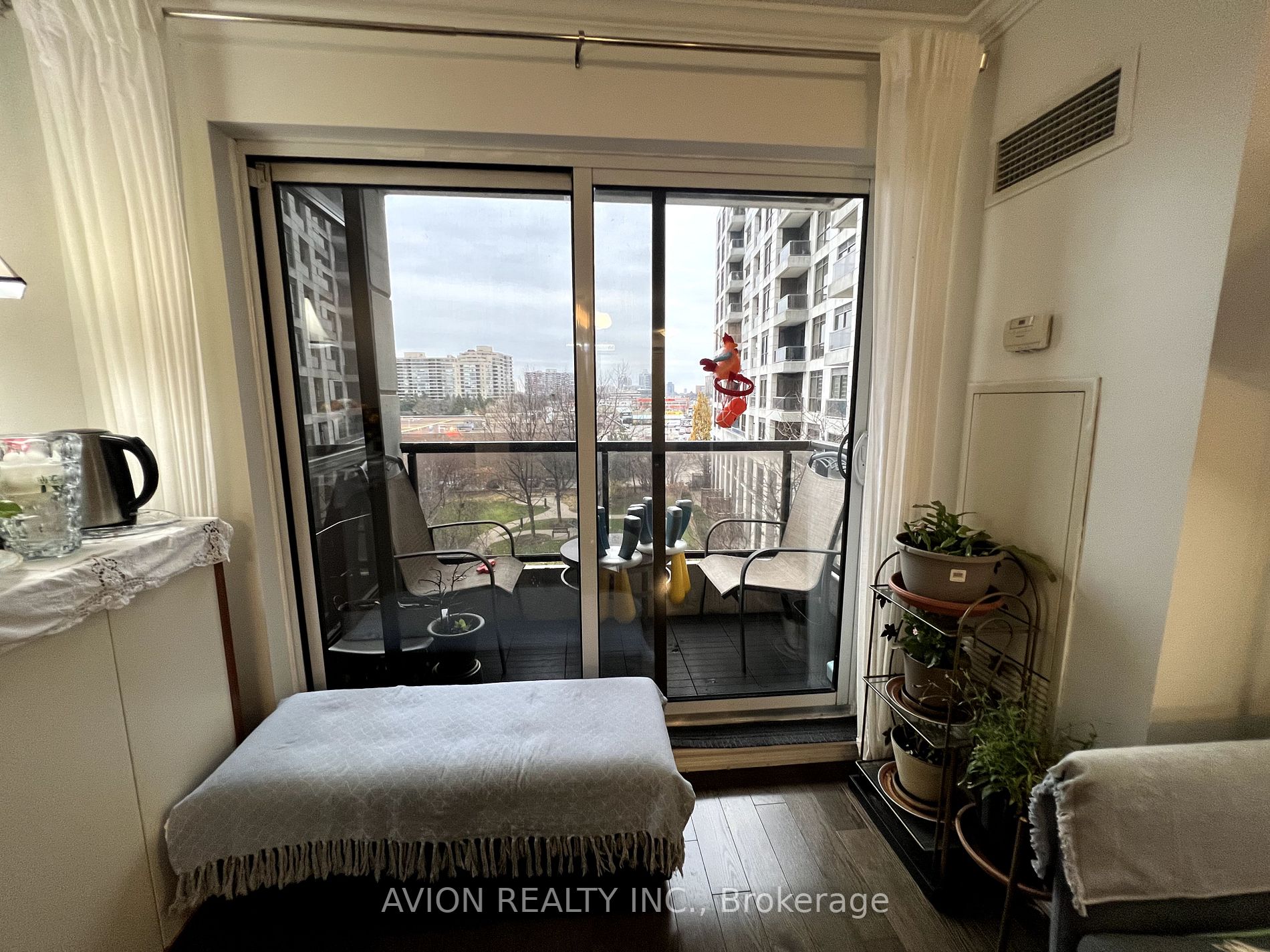 18 Harding Blvd S, #412