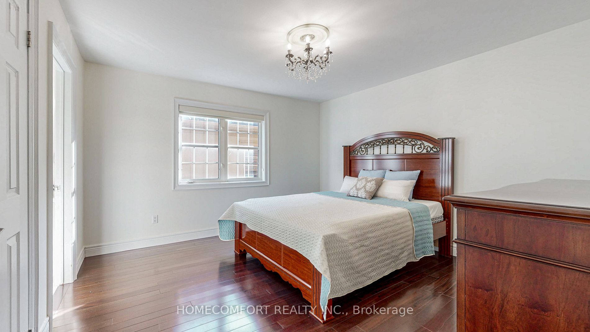 40 Gladue St
