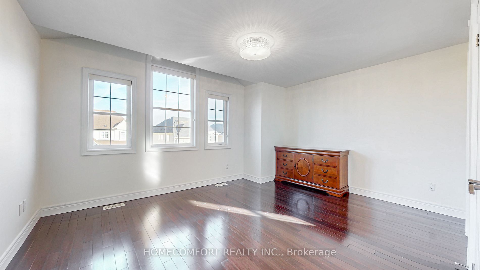 40 Gladue St