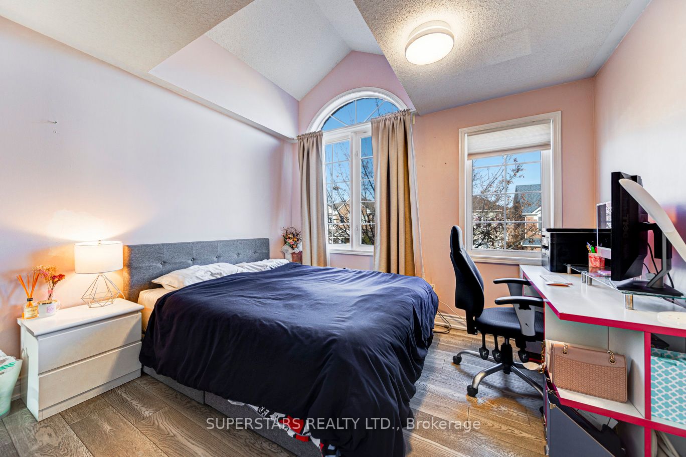 121 Majestic Dr