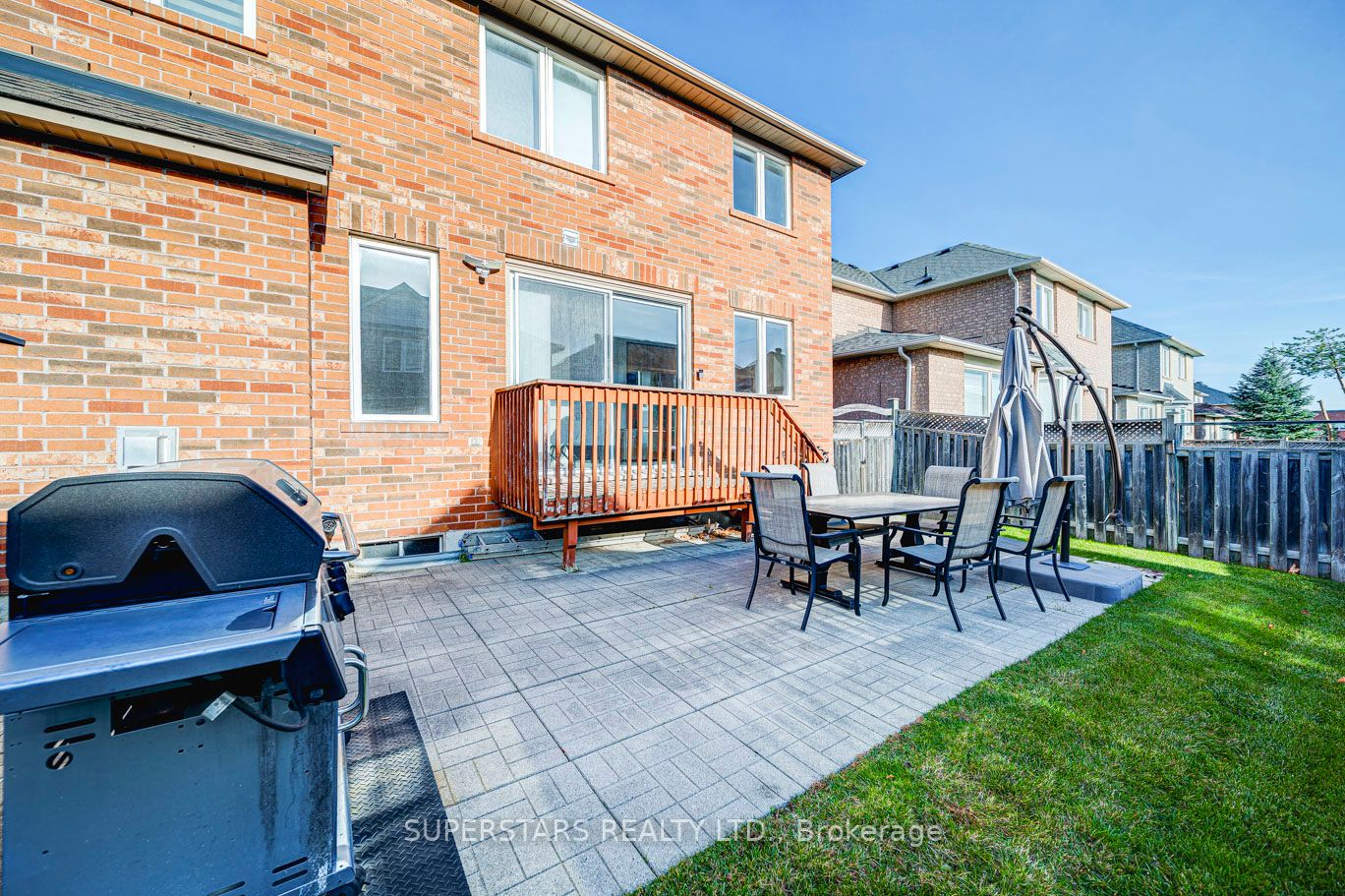 121 Majestic Dr