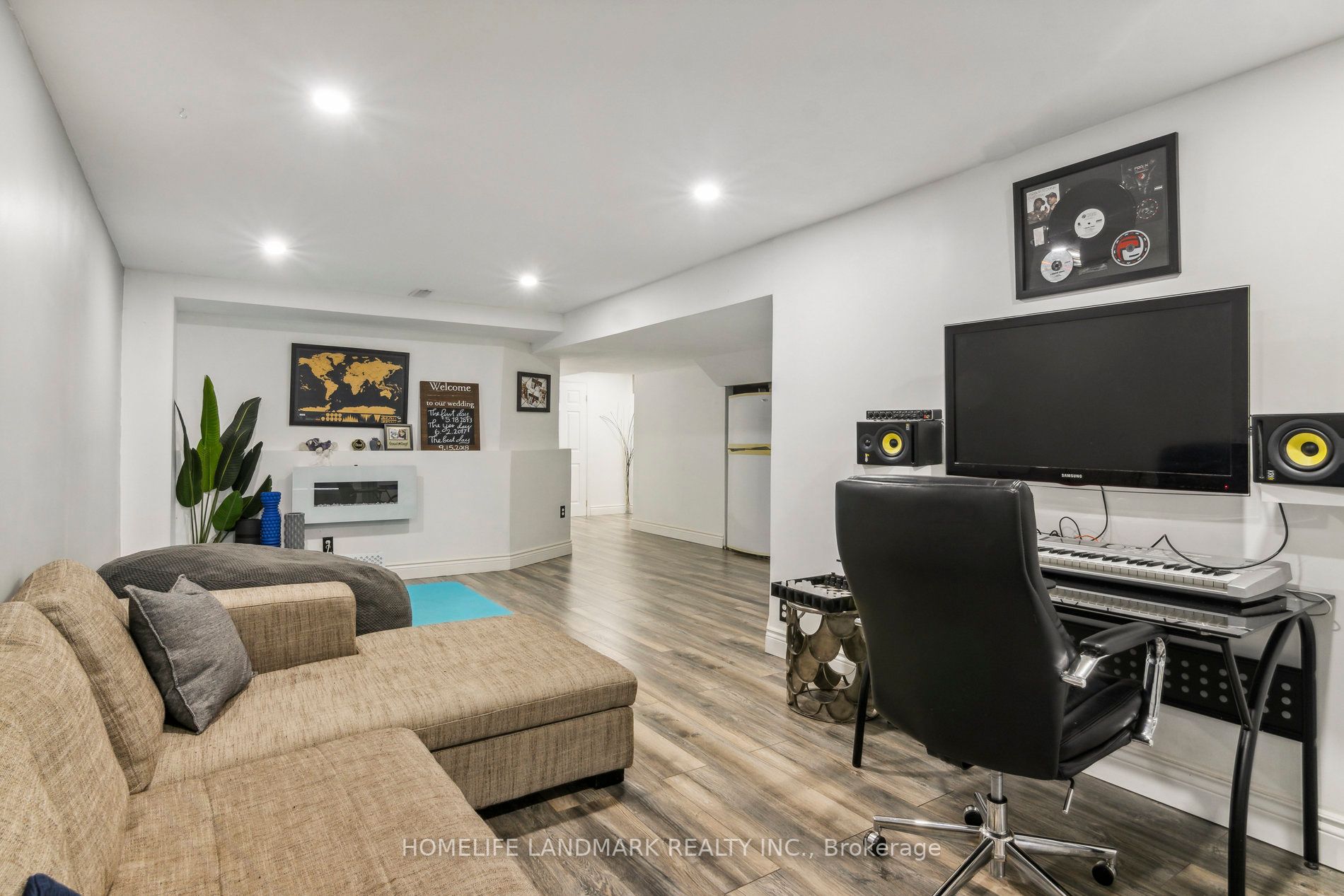 12 Breeze Dr